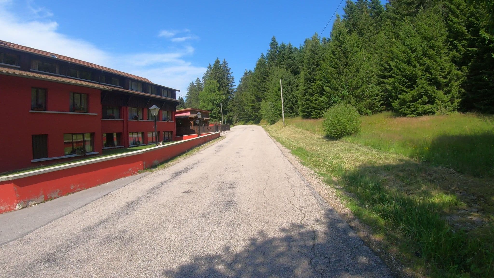 Street view near Les Jardins de Sophie, Xonrupt-Longemer — © vinisa (CC BY-SA · Mapillary)