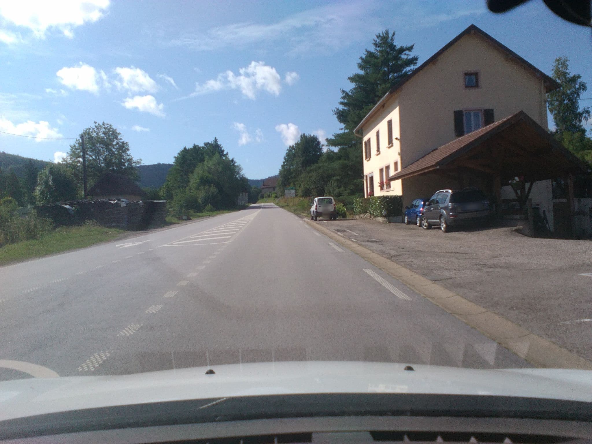 Street view near Auberge de la Poirie, Docelles — © blap (CC BY-SA · Mapillary)