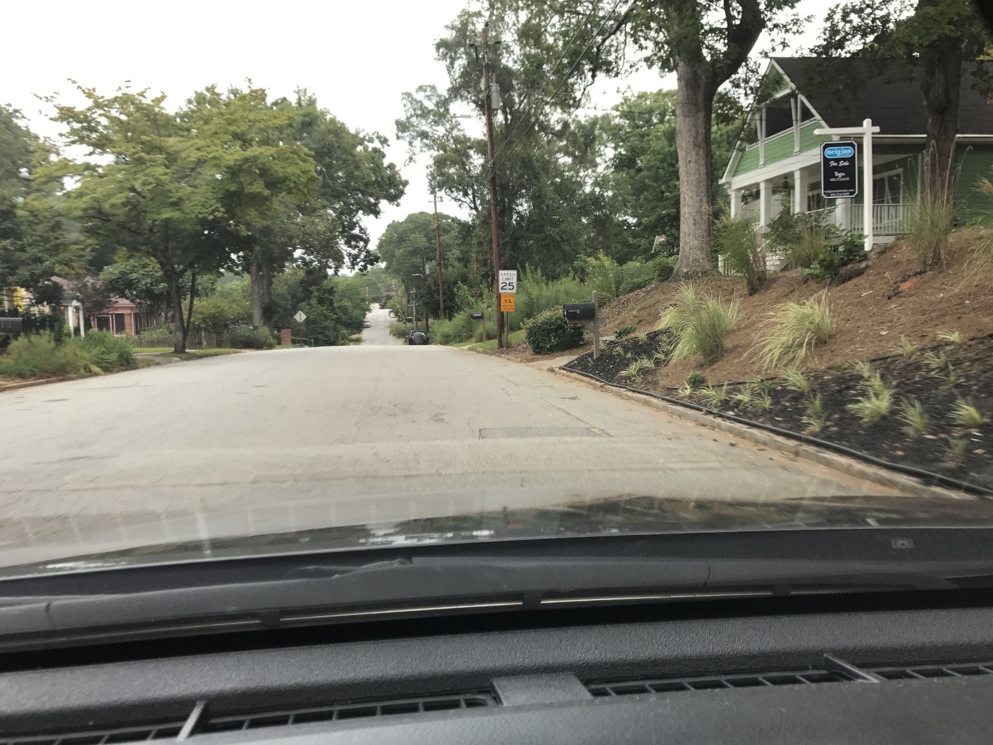 Street view near Moogies, Reynoldstown — © lxmatl7 (CC BY-SA · Mapillary)