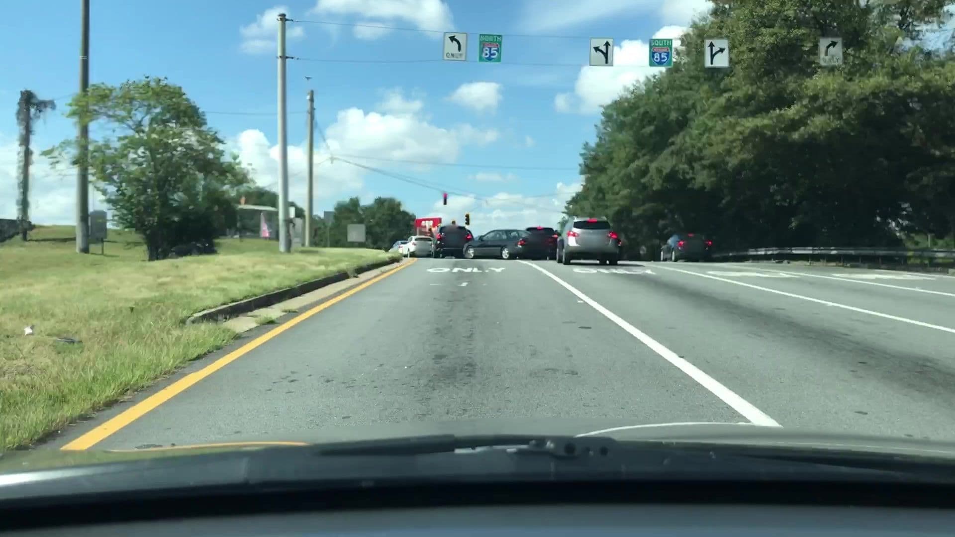 Street view near Holiday Inn, North Druid Hills — © lvl5 (CC BY-SA · Mapillary)