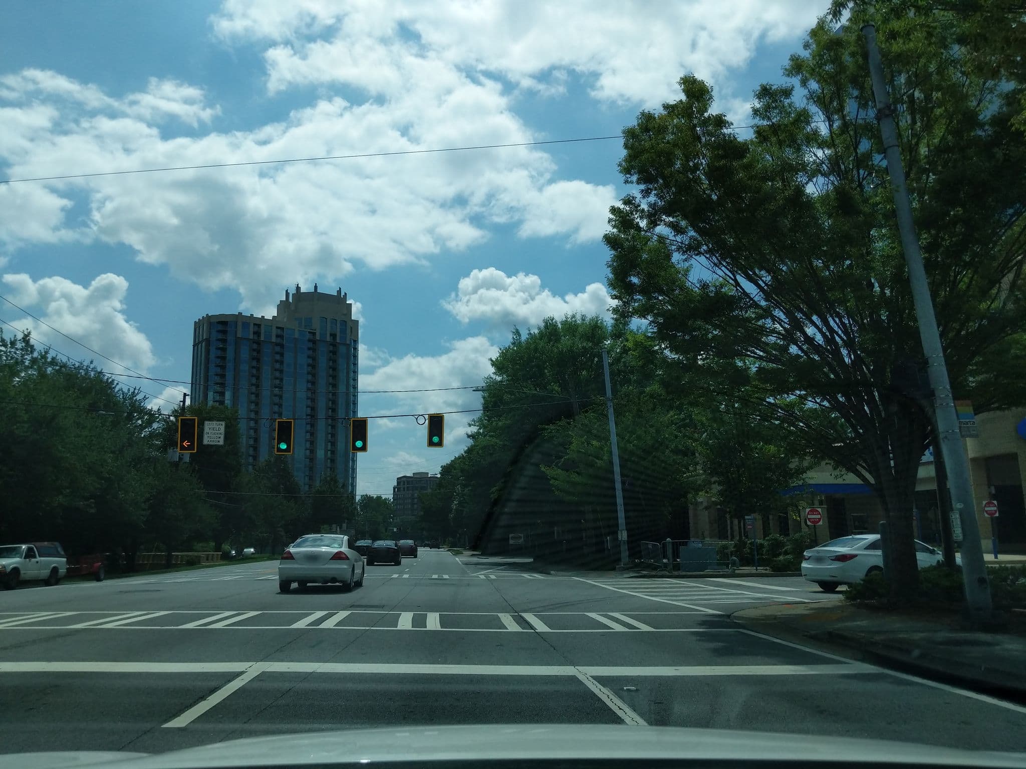 Street view near The Fantasy Suite, Brookhaven — © atze02 (CC BY-SA · Mapillary)