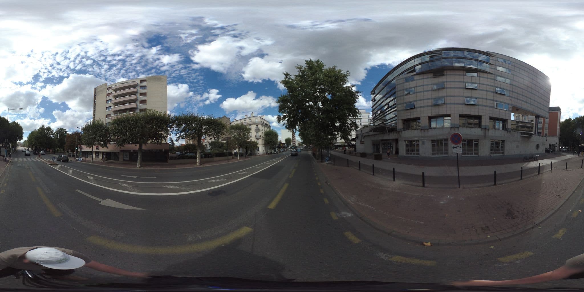 Street view near Kyriad, Joinville-le-Pont — © geovelo (CC BY-SA · Mapillary)