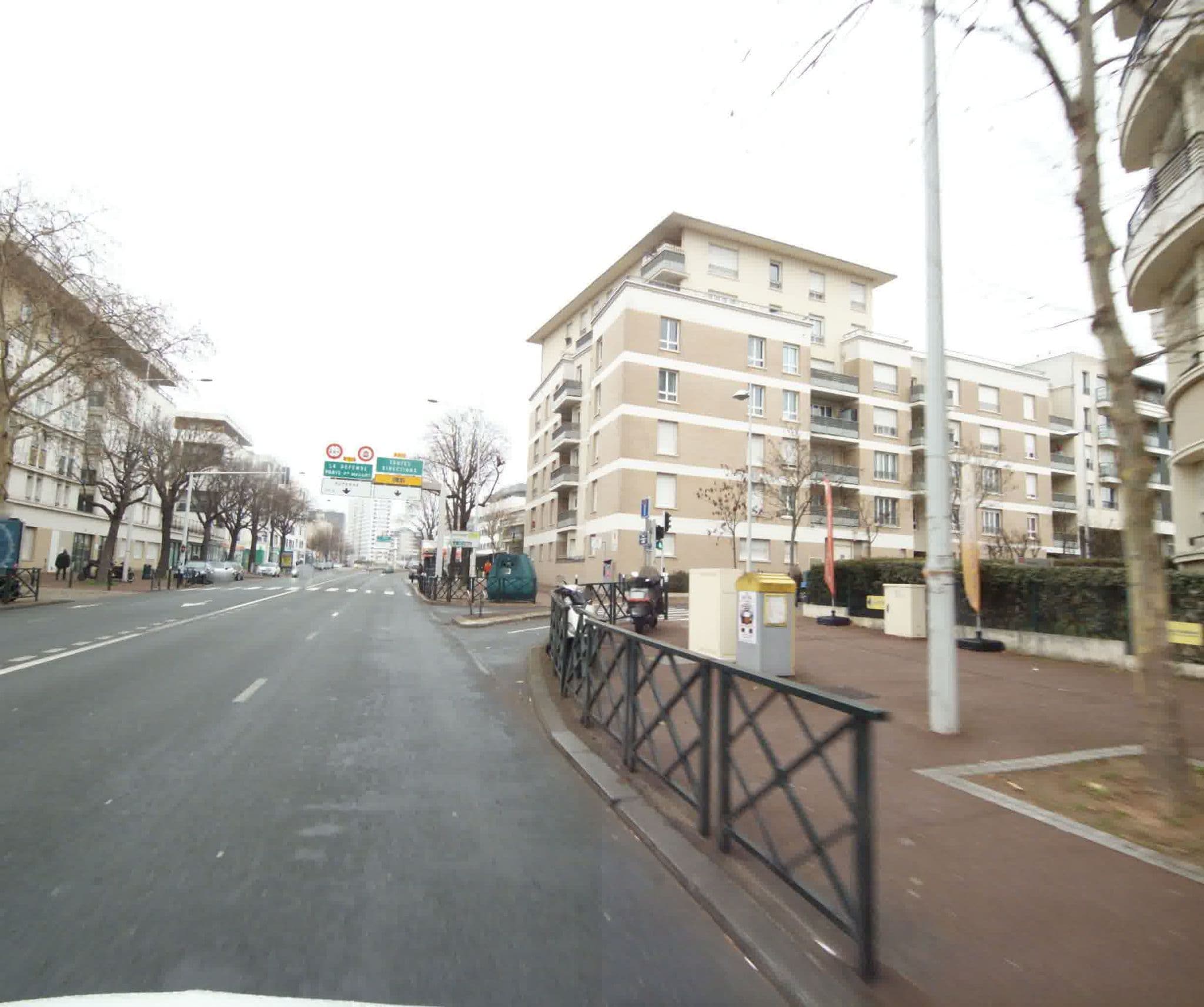 Street view near Les Estudines, Rueil-Malmaison — © sogefi (CC BY-SA · Mapillary)