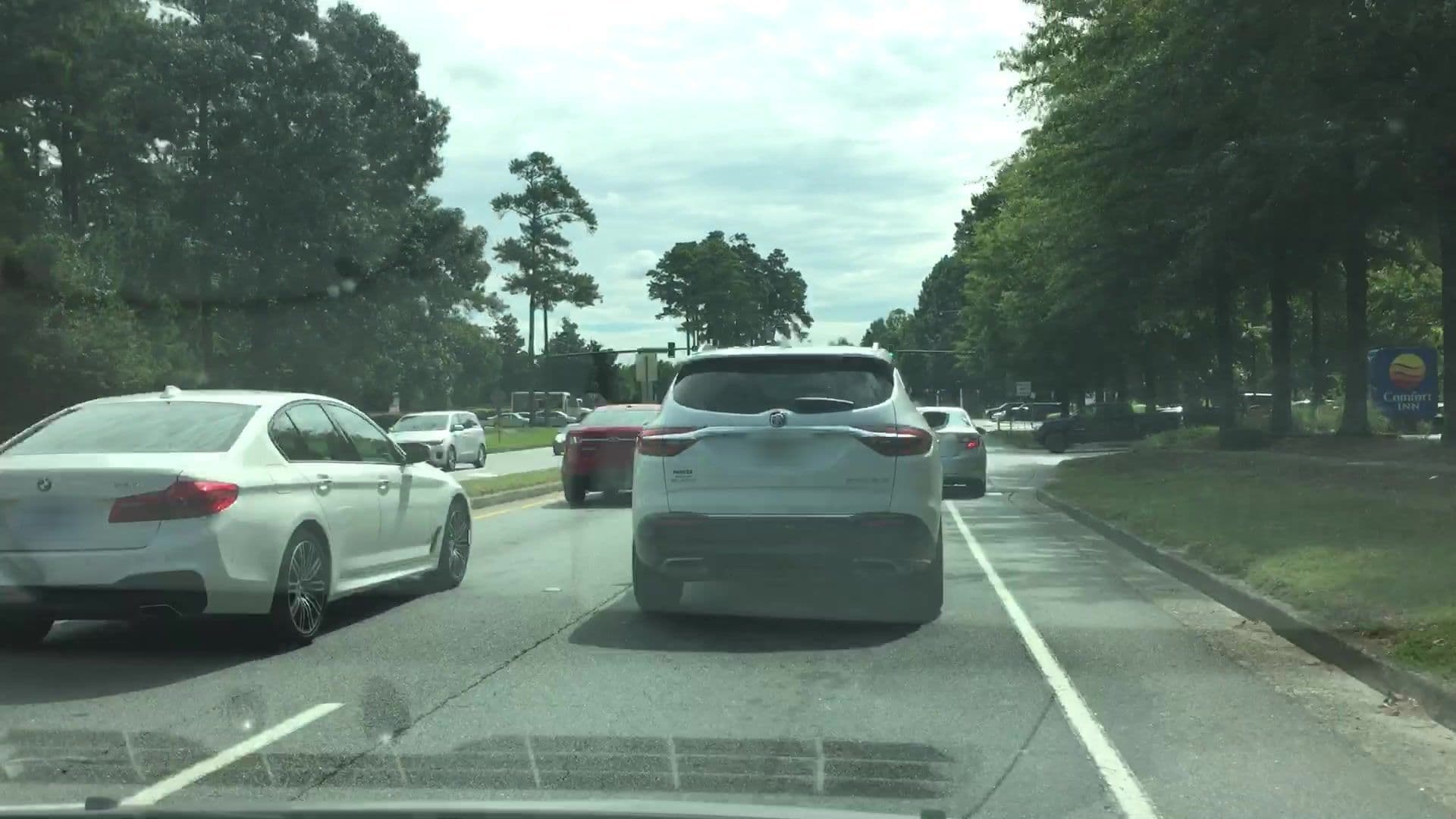 Street view near Comfort Inn, Alpharetta — © lvl5 (CC BY-SA · Mapillary)