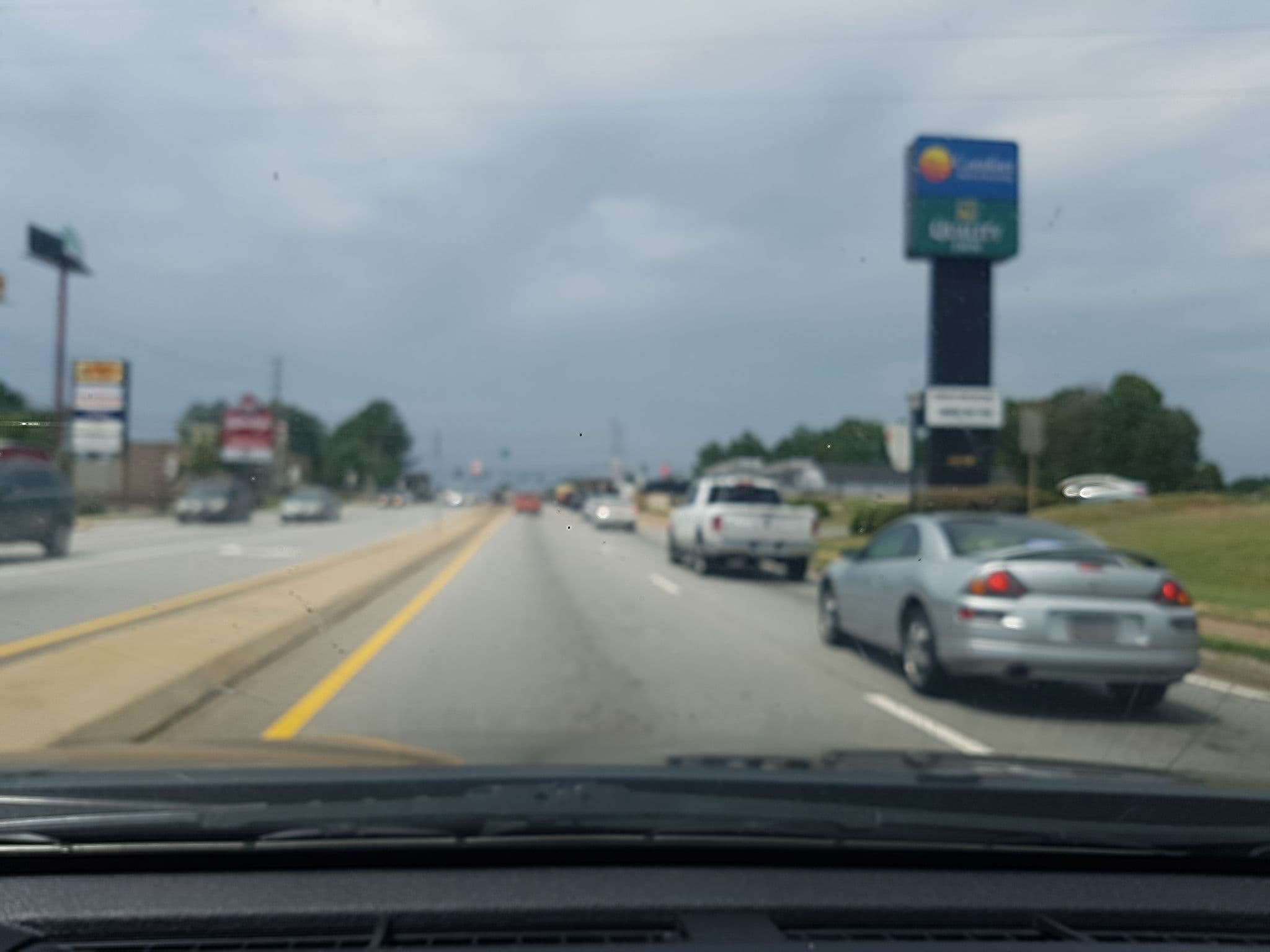 Street view near Choice Hotels, Suwanee — © lxmatl4 (CC BY-SA · Mapillary)