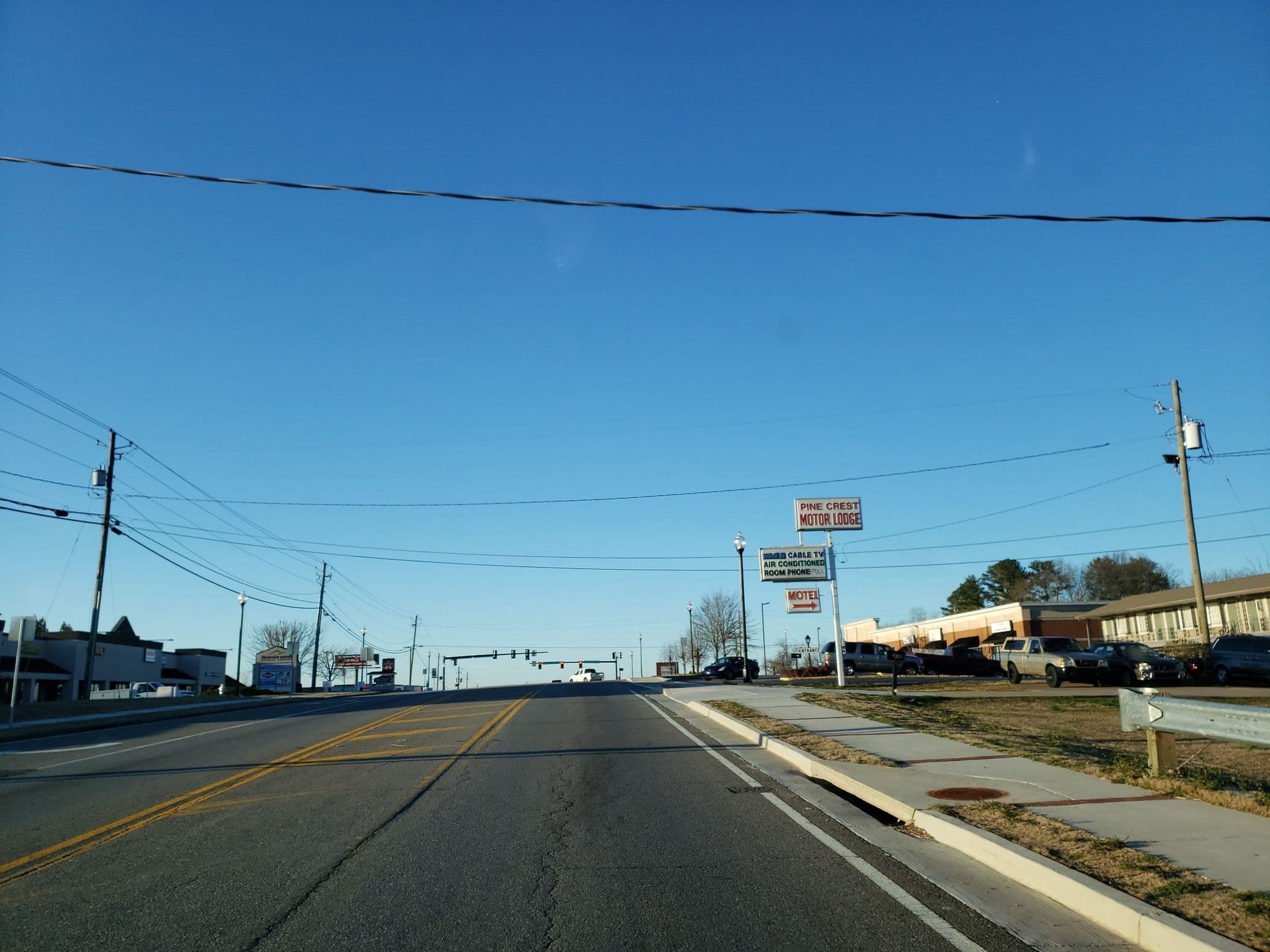 Street view near Pinecrest Motel, Woodstock — © jackdripper (CC BY-SA · Mapillary)