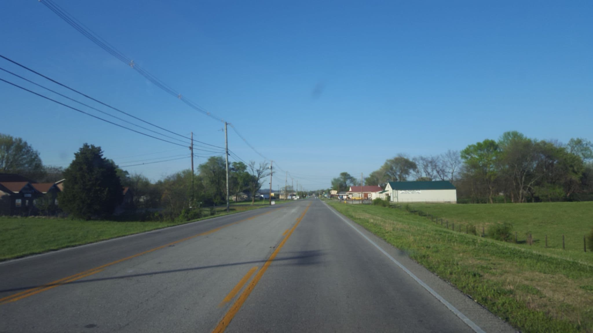 Street view near Sleep in a Wigwam, Horse Cave — © jbthemilker (CC BY-SA · Mapillary)