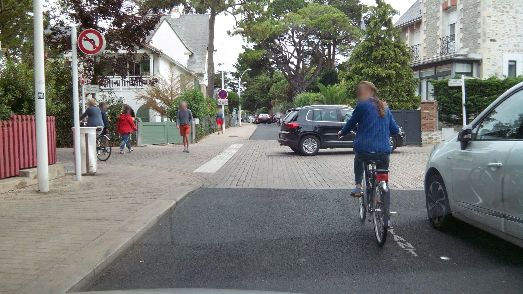 Street view near Le Lutétia, La Baule-Escoublac — © alainproviste (CC BY-SA · Mapillary)