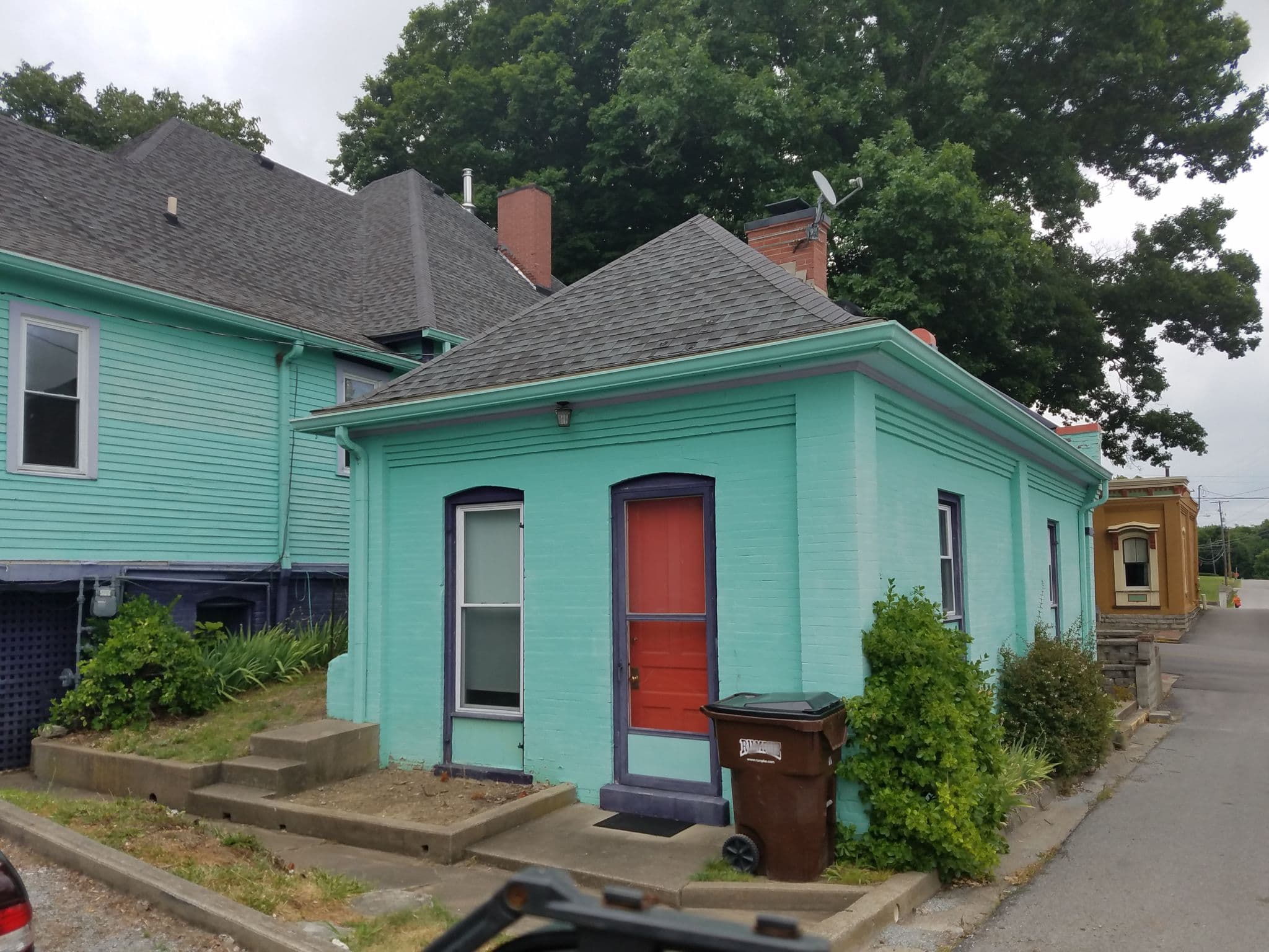 Street view near Cinnamon House, Bardstown — © jbthemilker (CC BY-SA · Mapillary)