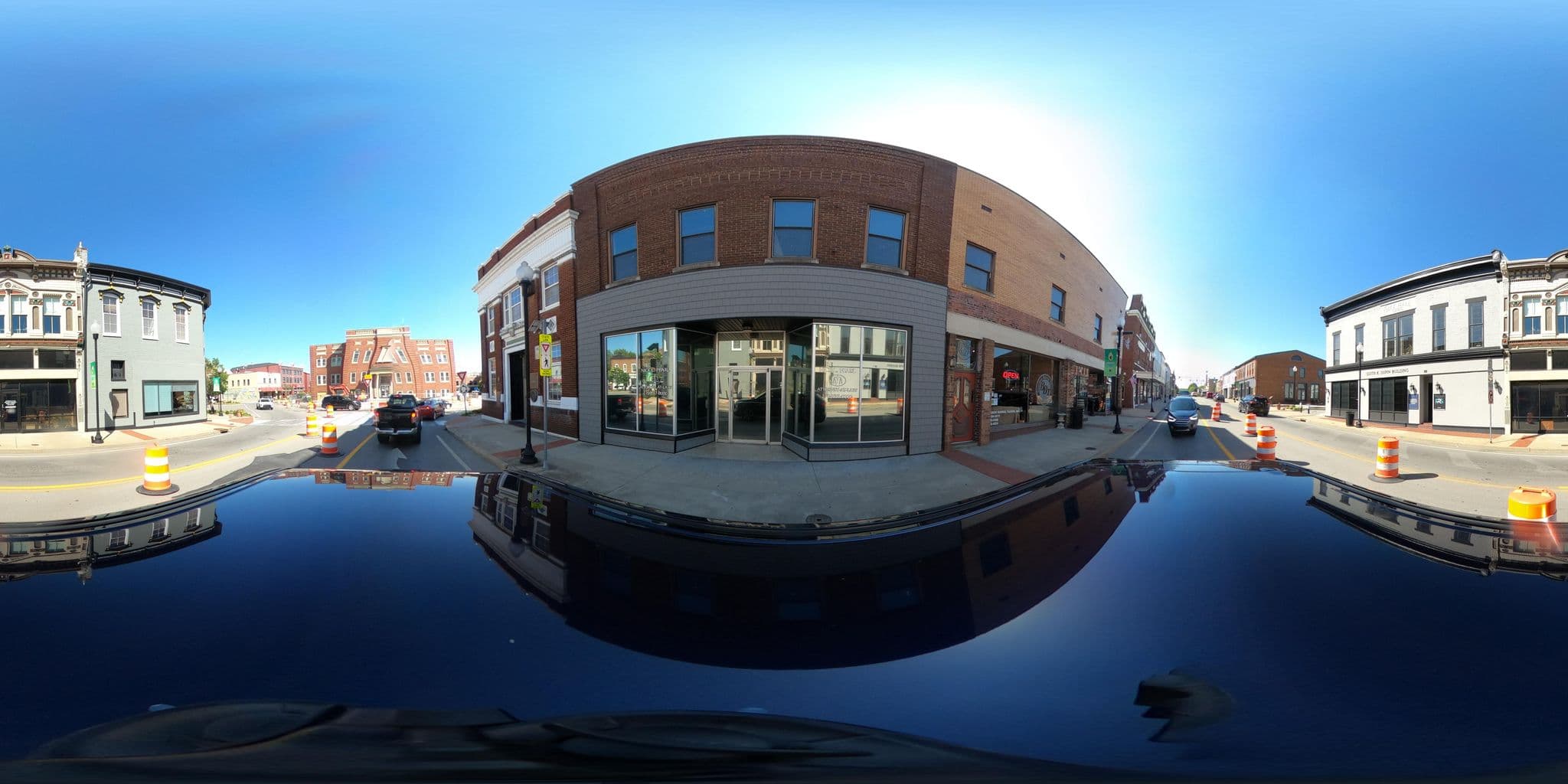 Street view near Taylor Hotel Apartments, Elizabethtown — © Moogie (CC BY-SA · Mapillary)
