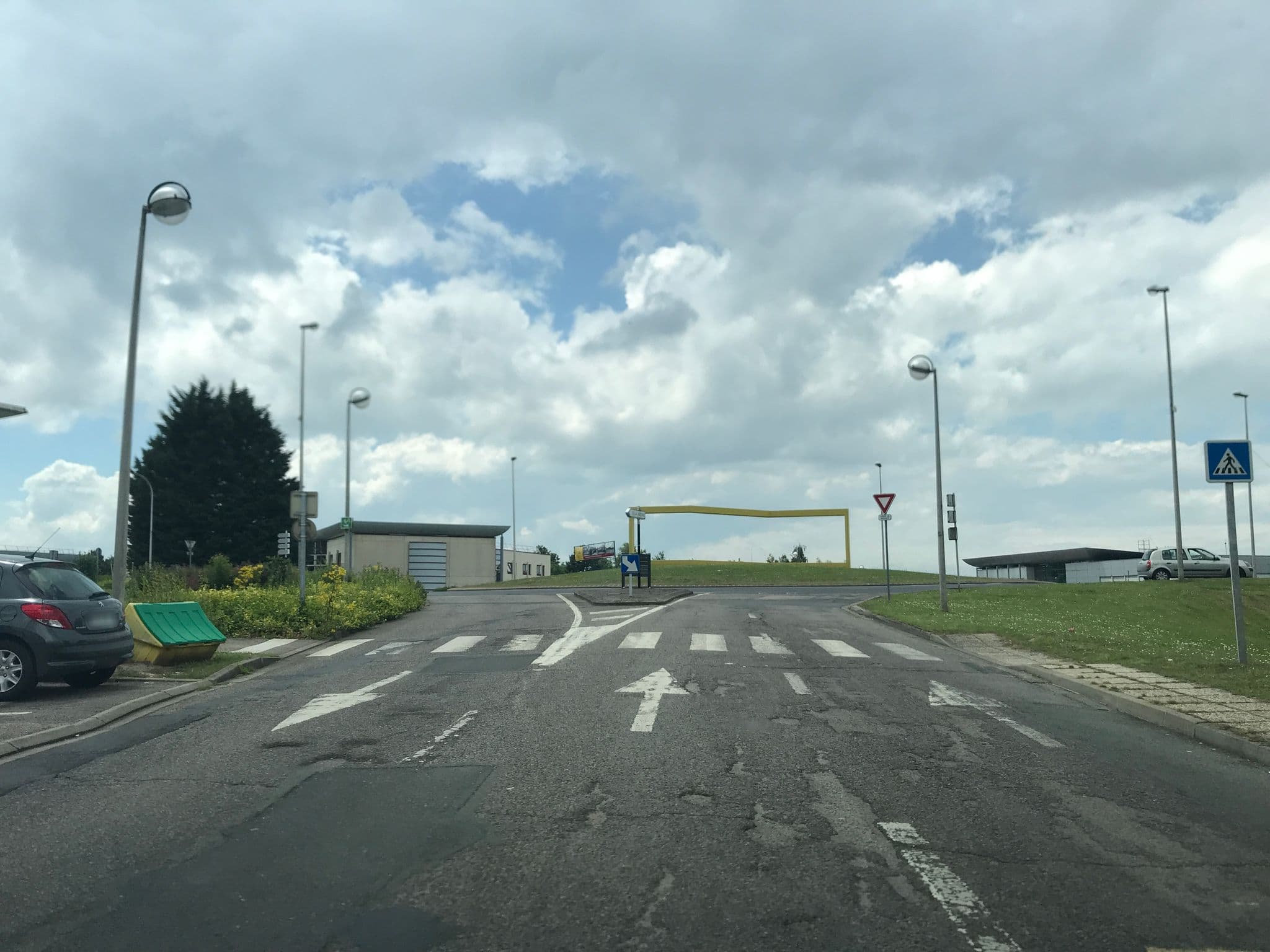 Street view near Campanile Rouen Nord, Mont-Saint-Aignan — © unmap (CC BY-SA · Mapillary)