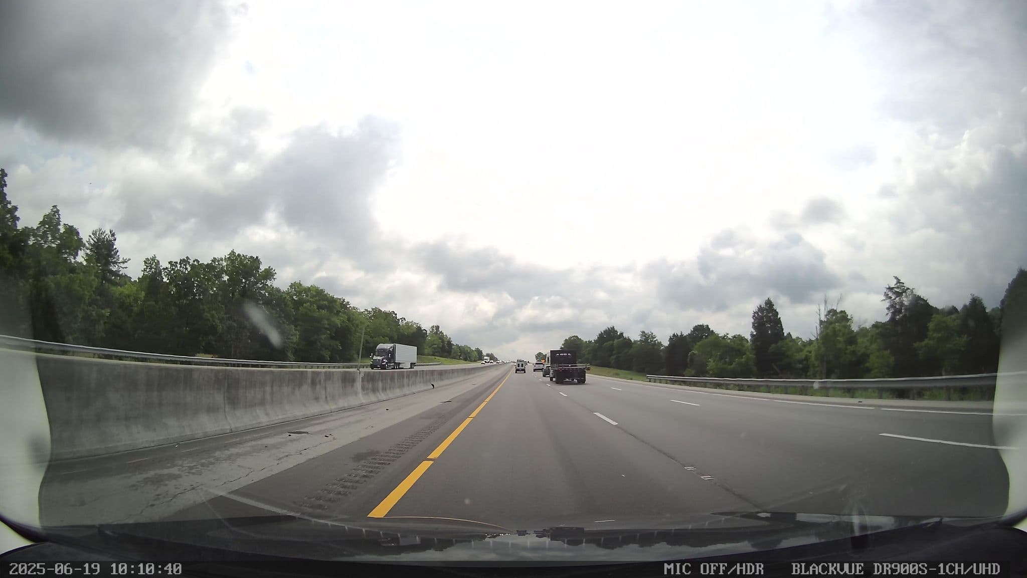 Street view near Gigi and PawPaws, Pewee Valley — © smichae (CC BY-SA · Mapillary)