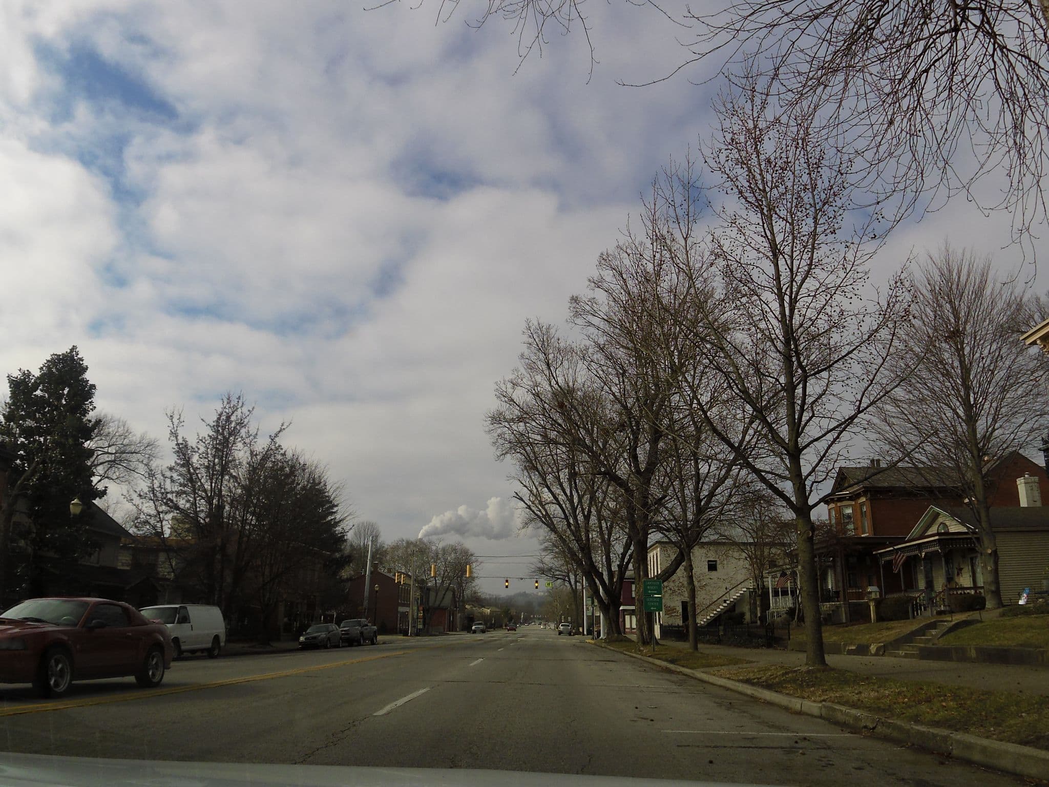 Street view near Hendricks-Beall Bed & Breakfast, North Madison — © allen (CC BY-SA · Mapillary)