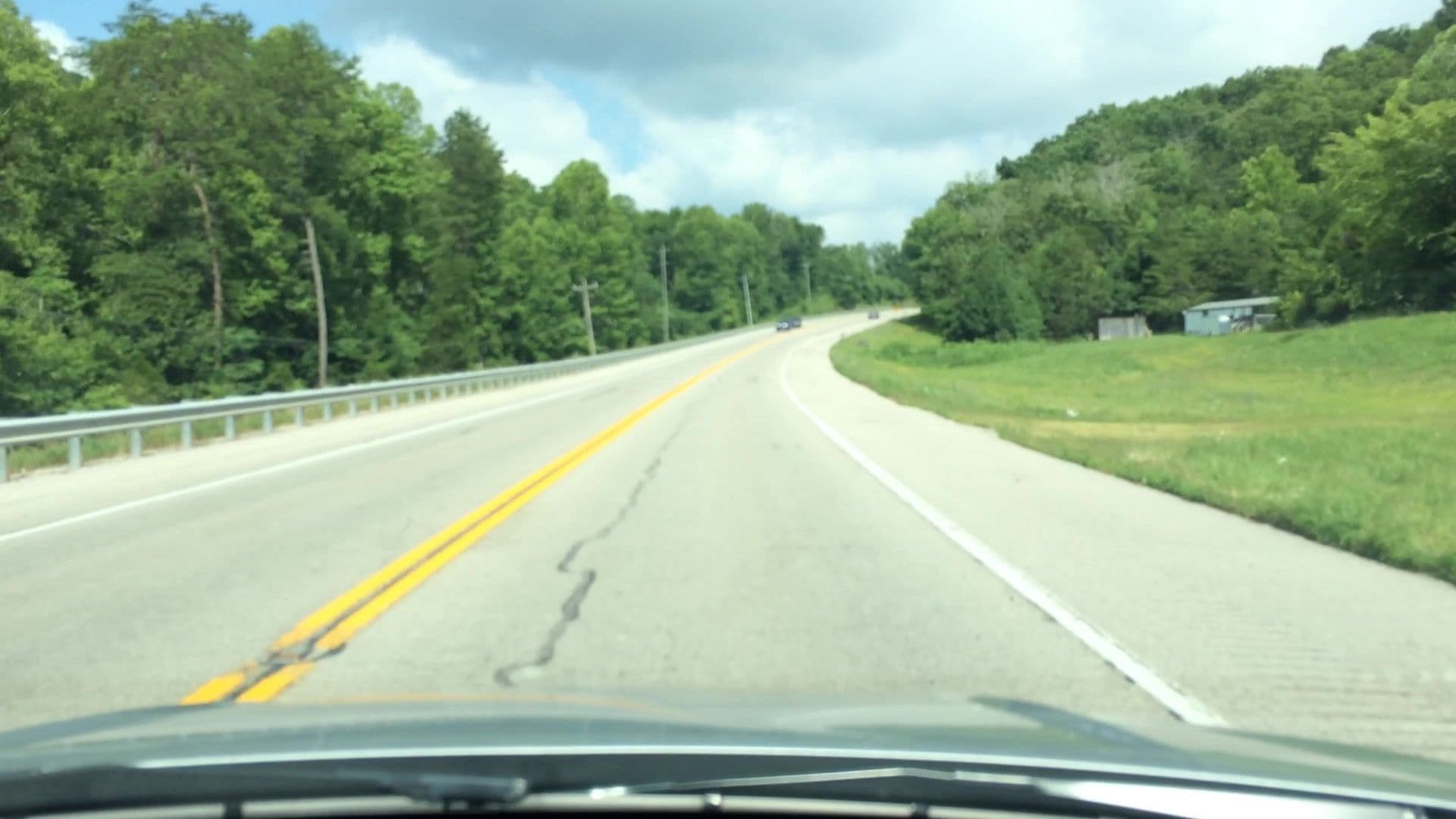 Street view near Lake Cumberland Cabin!, Whitley City — © lvl5 (CC BY-SA · Mapillary)