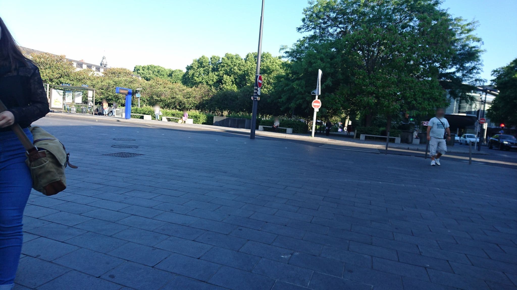 Street view near LABE Hôtel, Tours — © ljbouere (CC BY-SA · Mapillary)