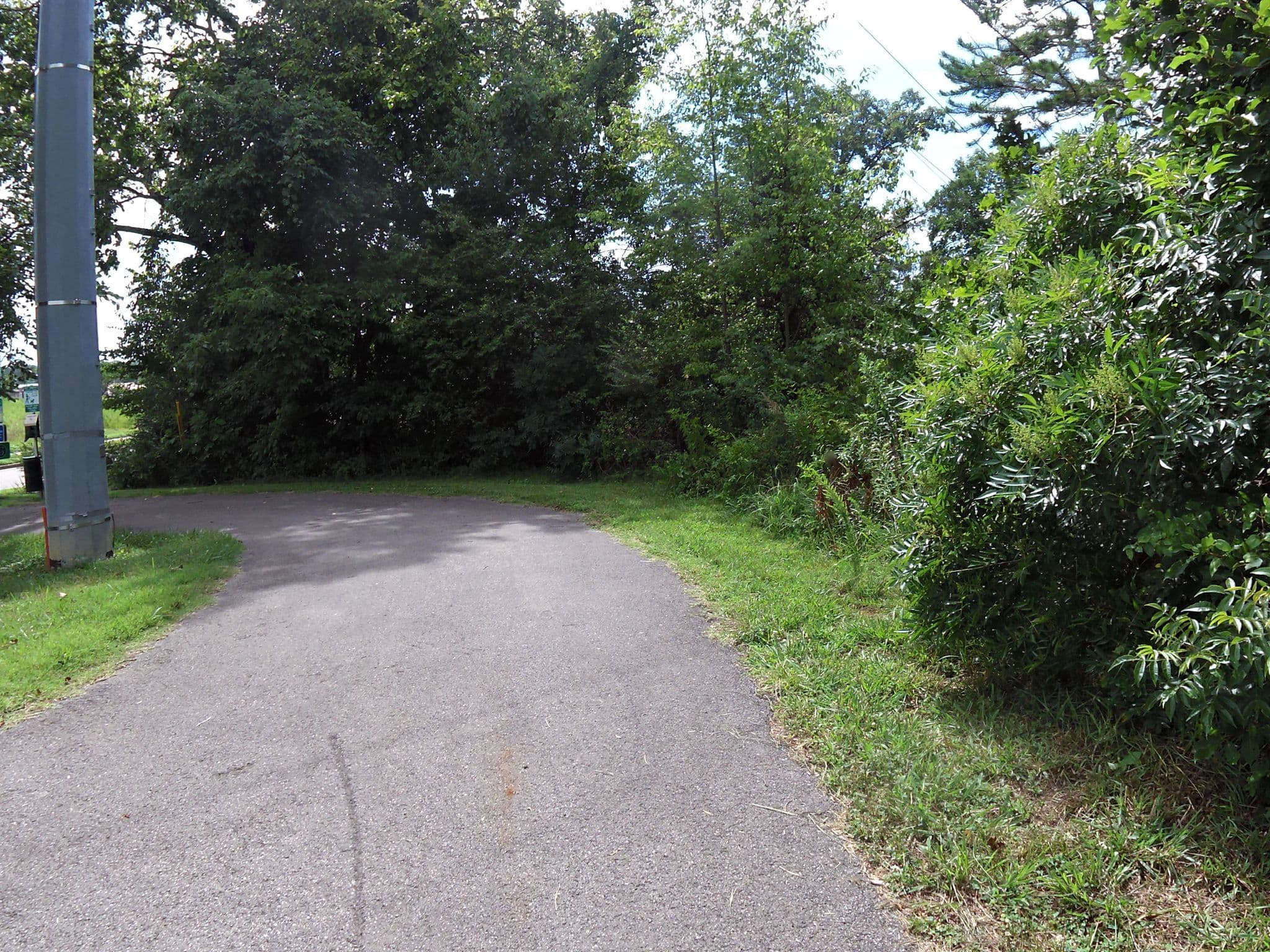 Street view near Complimentary Breakfast, Farragut — © allen (CC BY-SA · Mapillary)