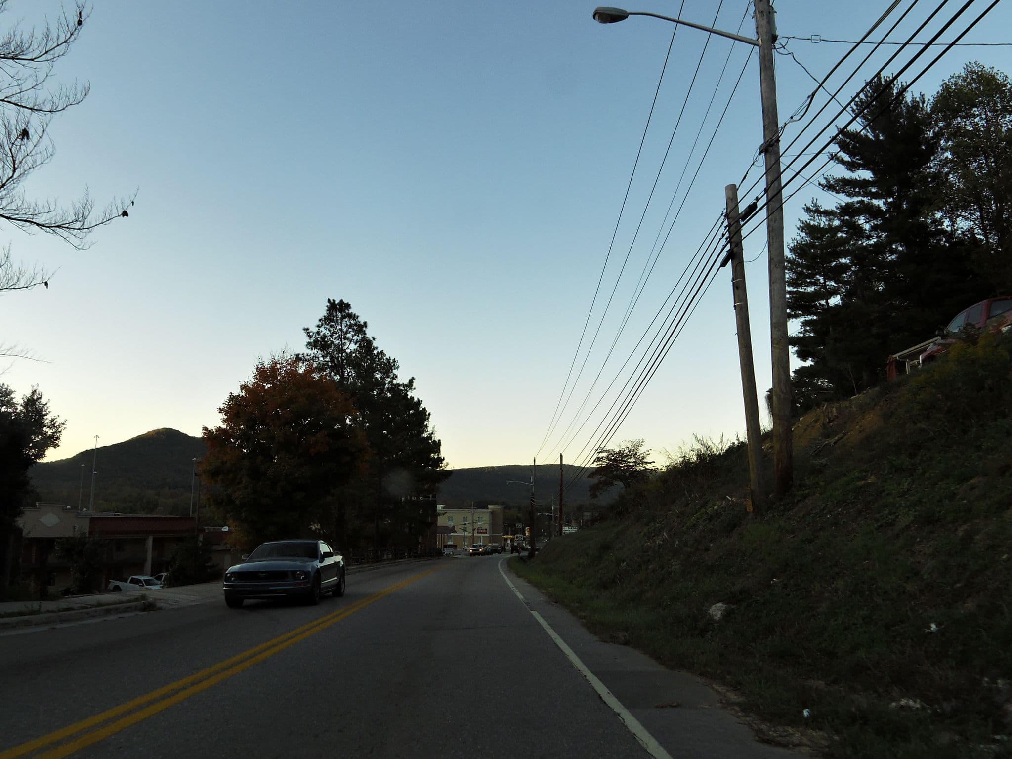 Street view near motel 8, Caryville — © allen (CC BY-SA · Mapillary)