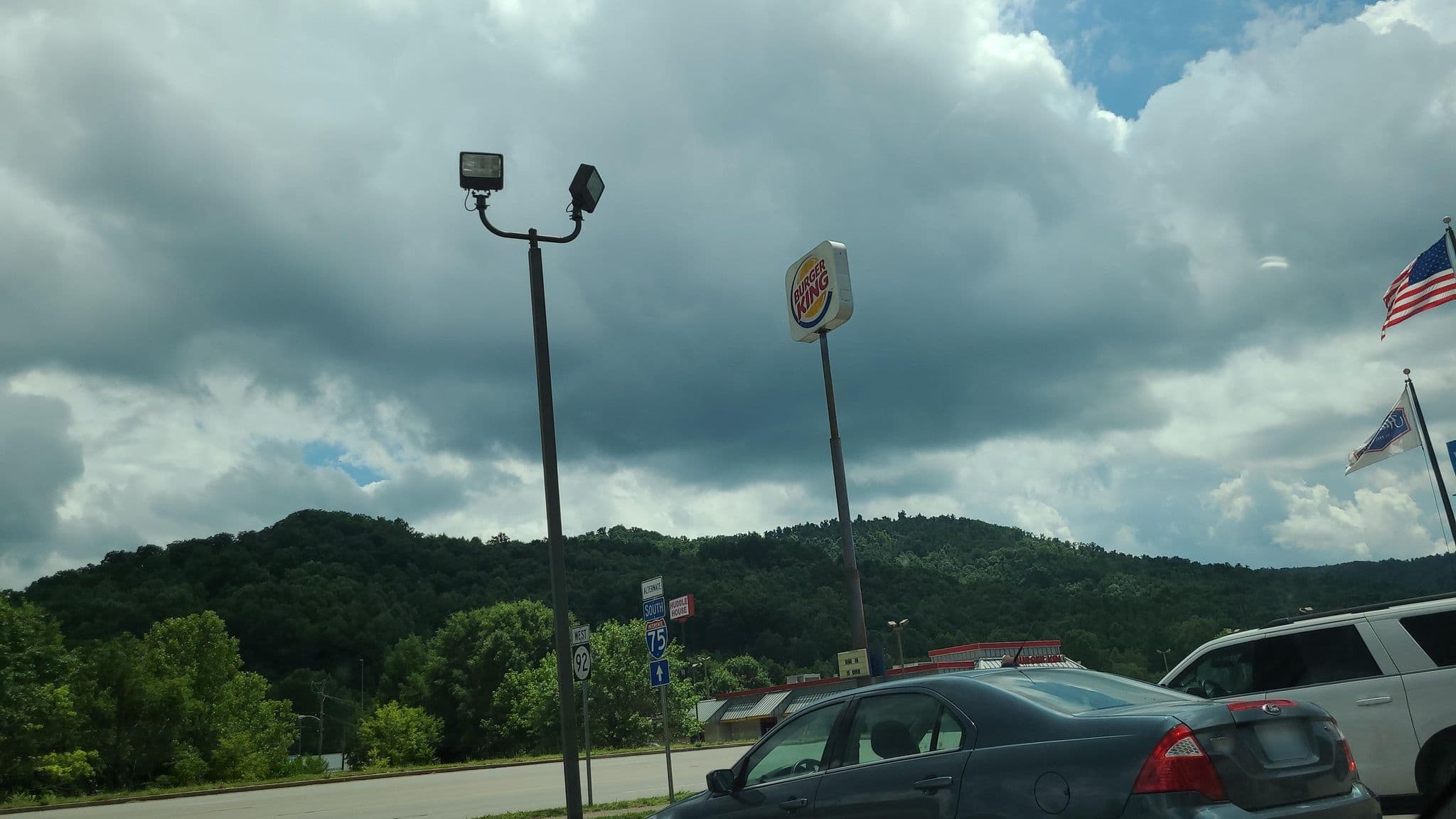 Street view near Hampton Inn by Hilton, Jellico — © jacklehoullier (CC BY-SA · Mapillary)