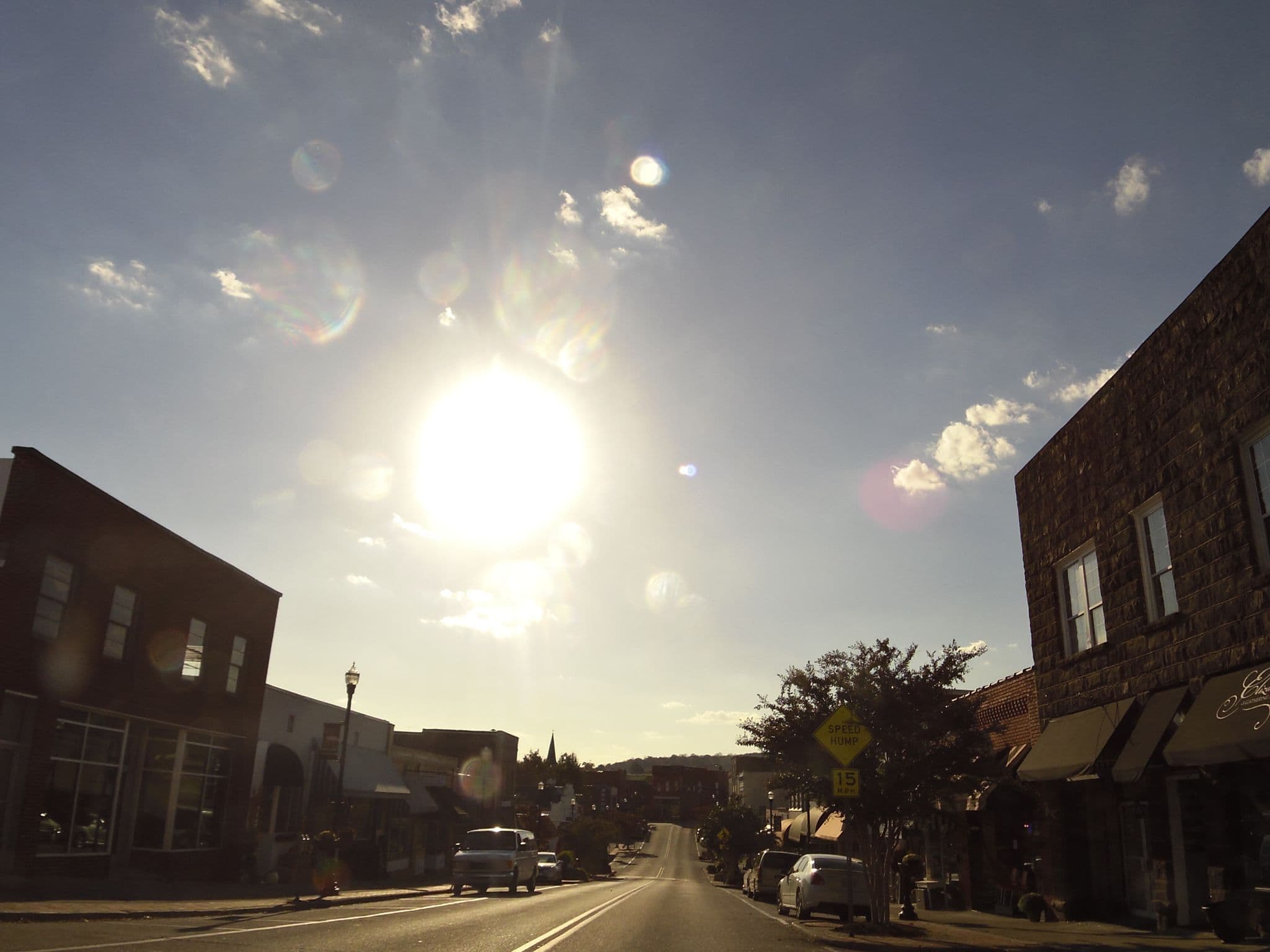 Street view near Elizabeth Claire's - Upstaires, Norris — © allen (CC BY-SA · Mapillary)