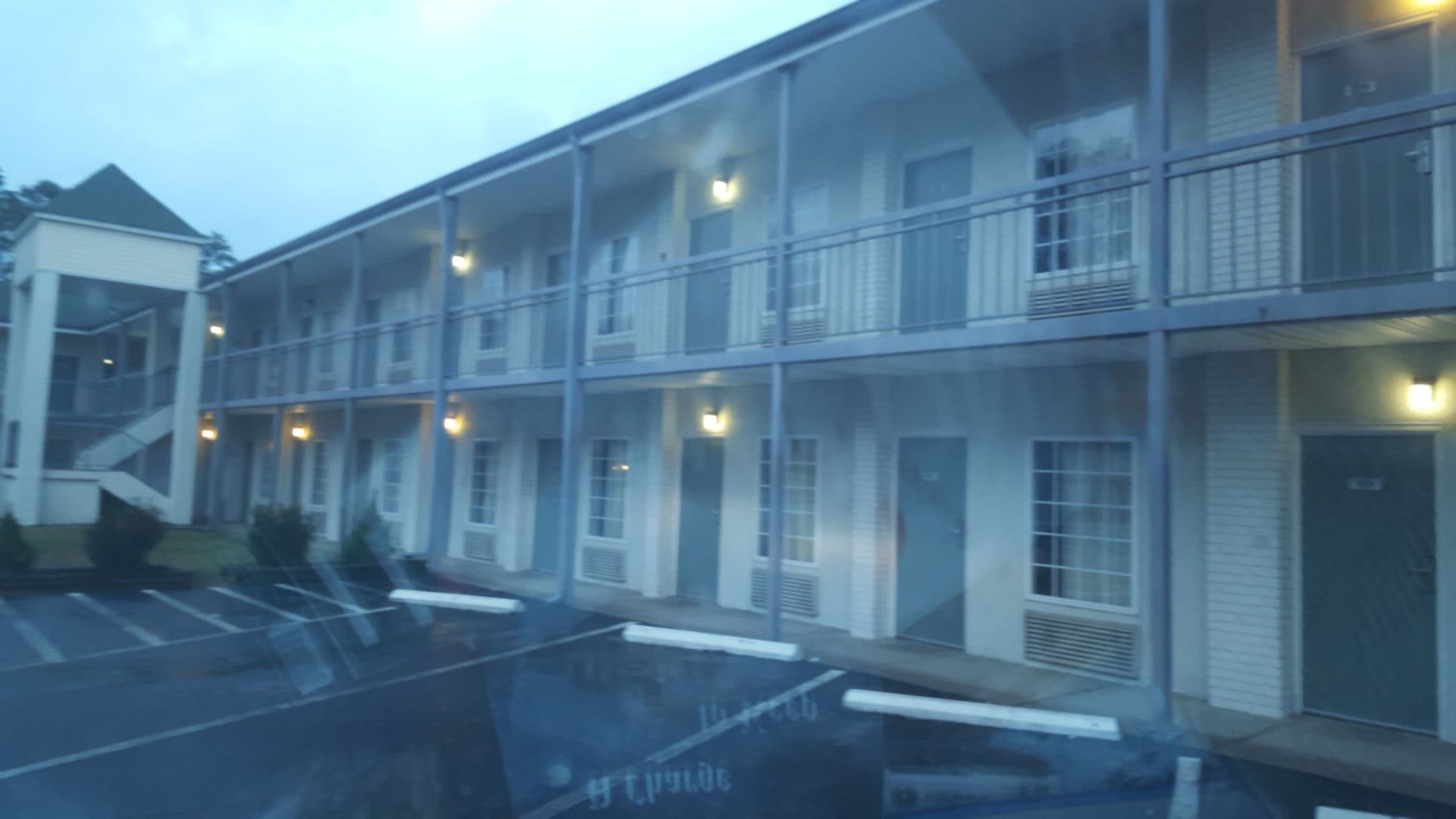 Street view near Days Inn Corbin, Corbin — © jbthemilker (CC BY-SA · Mapillary)