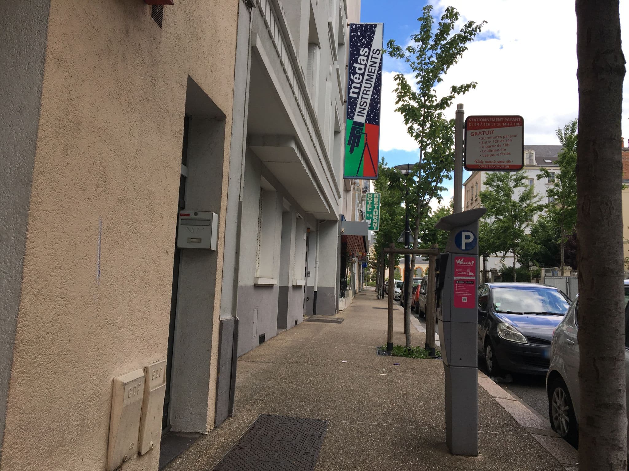 Street view near Tiffany, Vichy — © zimmy (CC BY-SA · Mapillary)