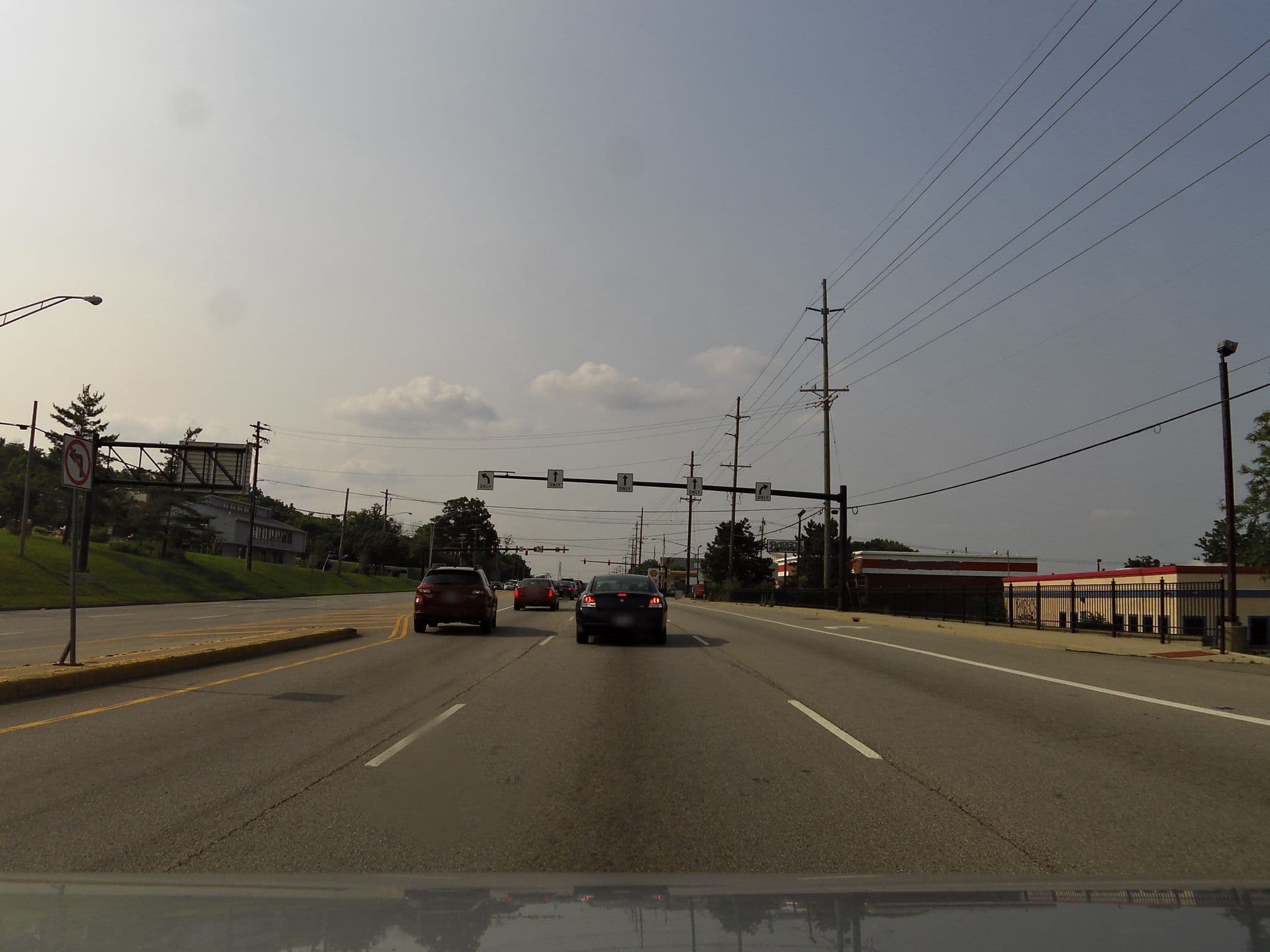 Street view near La Quinta Inn Cincinnati North, Greenhills — © allen (CC BY-SA · Mapillary)