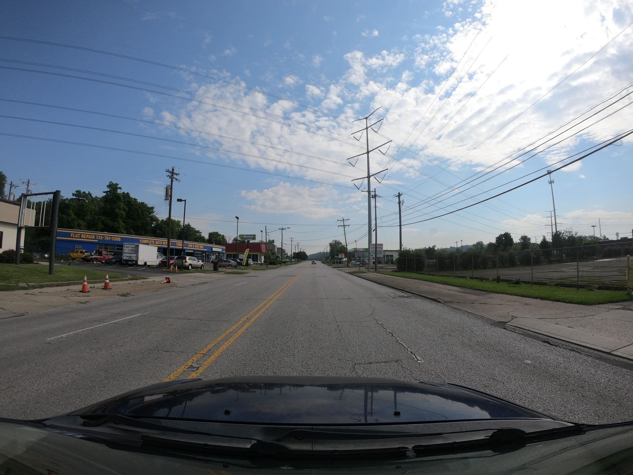 Street view near Sycamore Hotel, Golf Manor — © realadamp (CC BY-SA · Mapillary)
