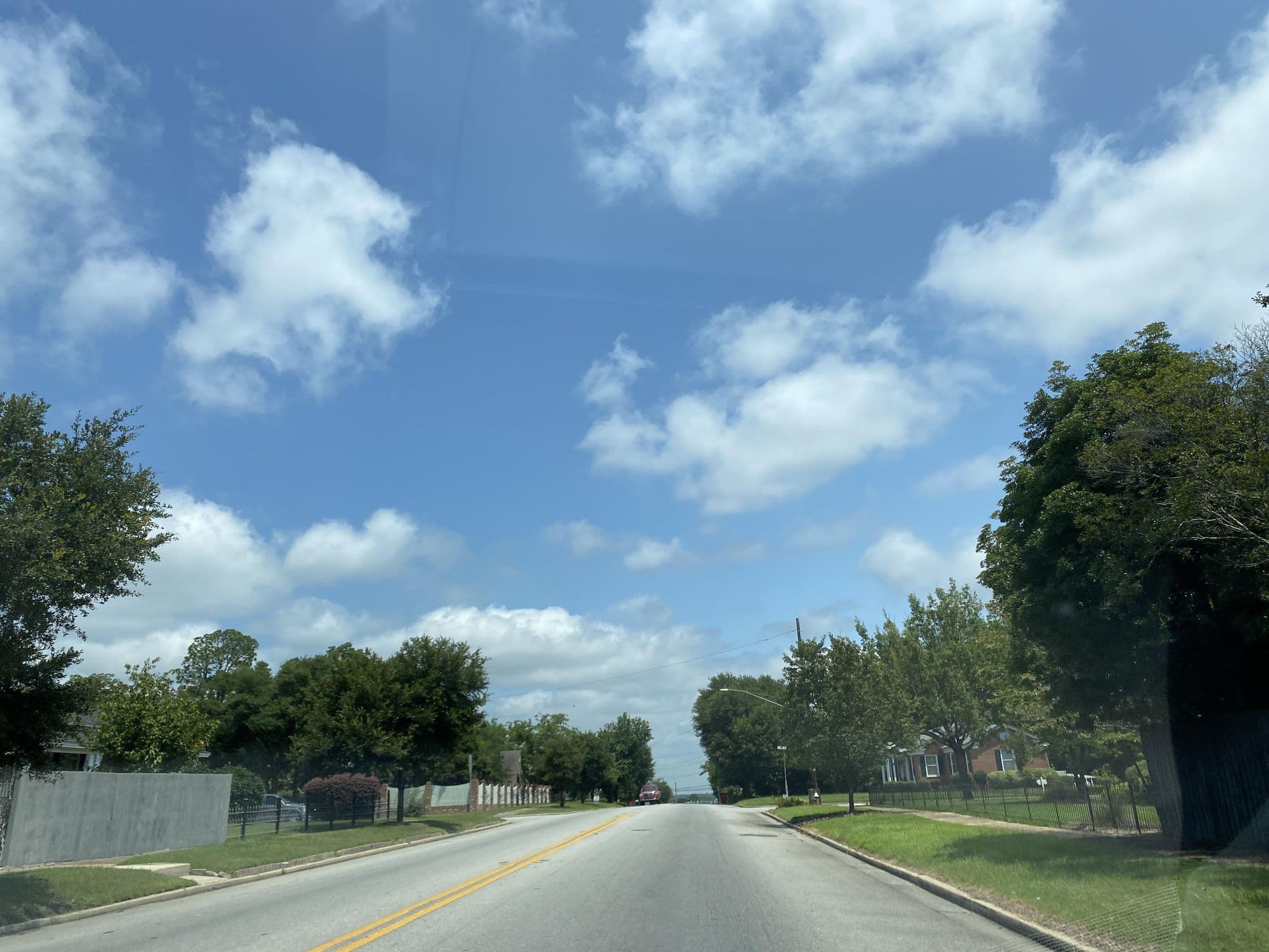 Street view near Three Friends on Huckabee, McRae — © maplarry (CC BY-SA · Mapillary)