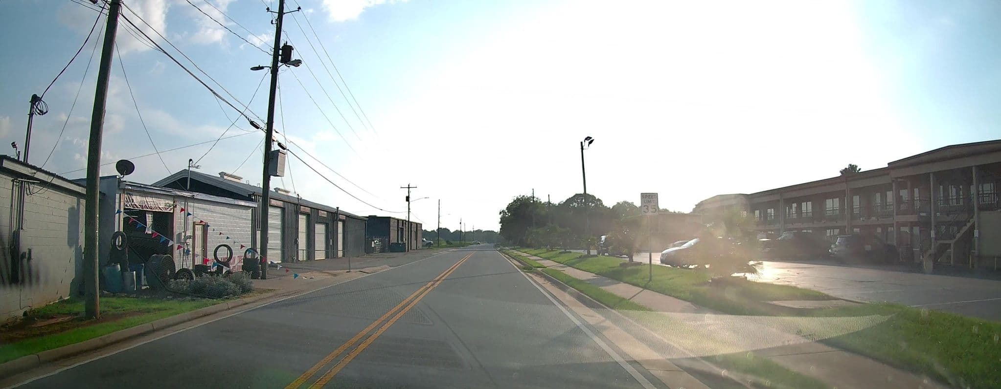 Street view near Choice Hotels, Warner Robins — © lordsutch (CC BY-SA · Mapillary)