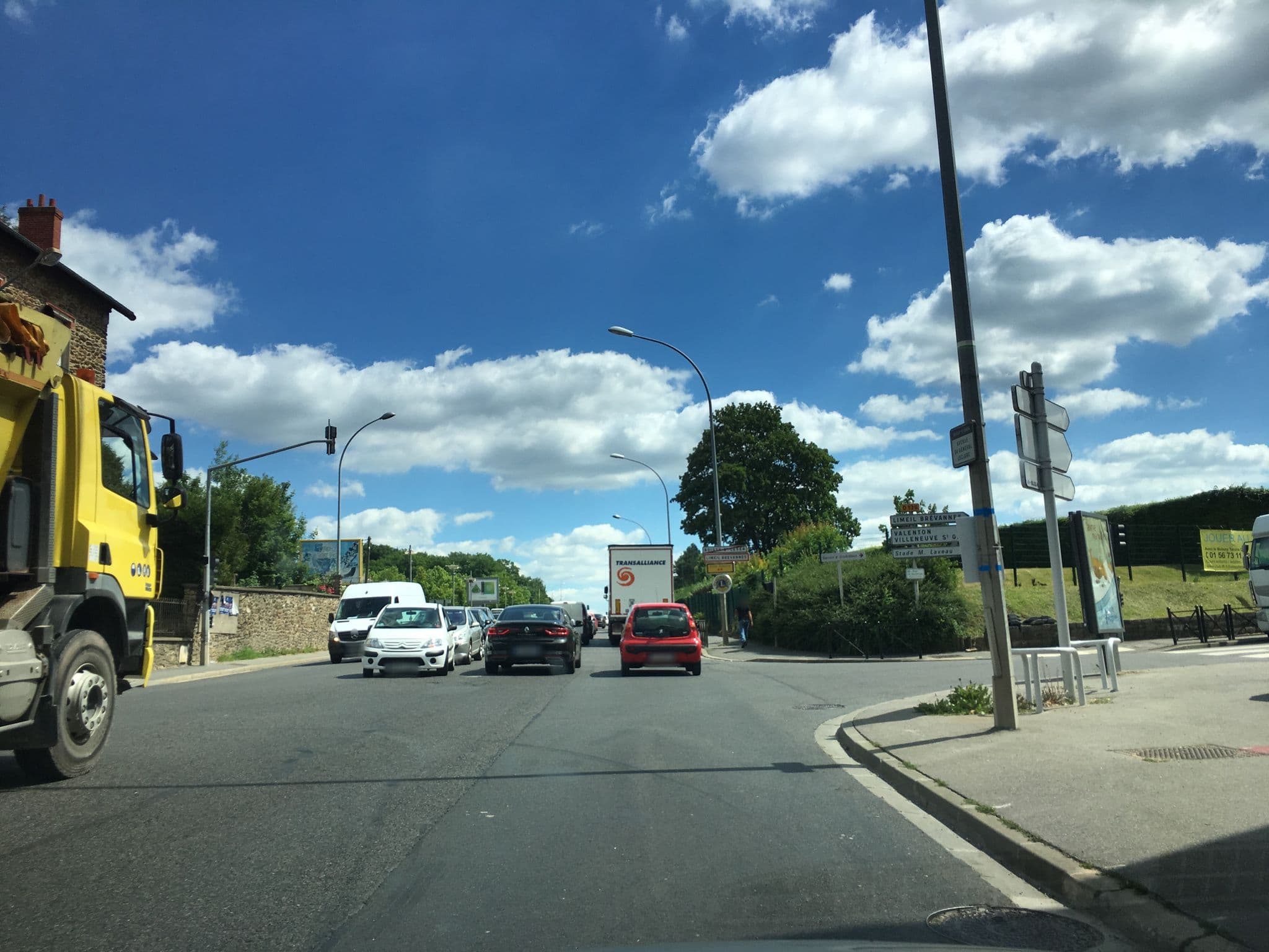 Street view near Le Couscous, Boissy-Saint-Léger — © cquest (CC BY-SA · Mapillary)