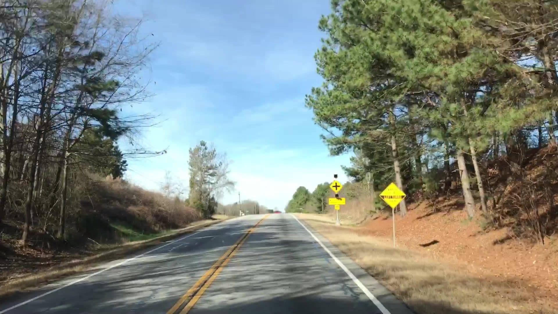 Street view near Skip's Estate, Hoschton — © lvl5 (CC BY-SA · Mapillary)