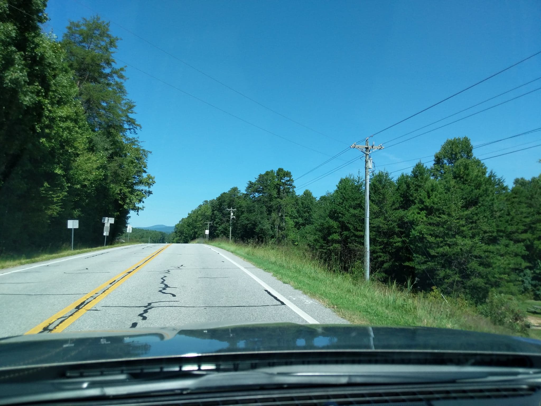 Street view near Nacoochee Valley Motel, Clarkesville — © atze02 (CC BY-SA · Mapillary)