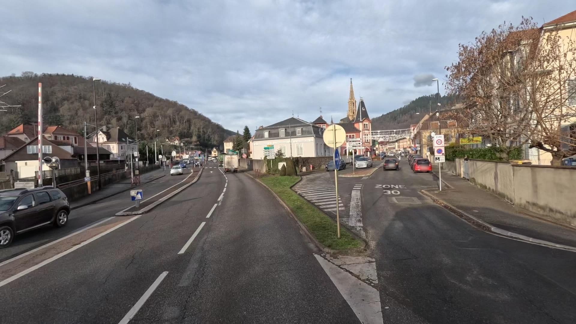 Street view near Hôtel du Rangen, Thann — © bct (CC BY-SA · Mapillary)
