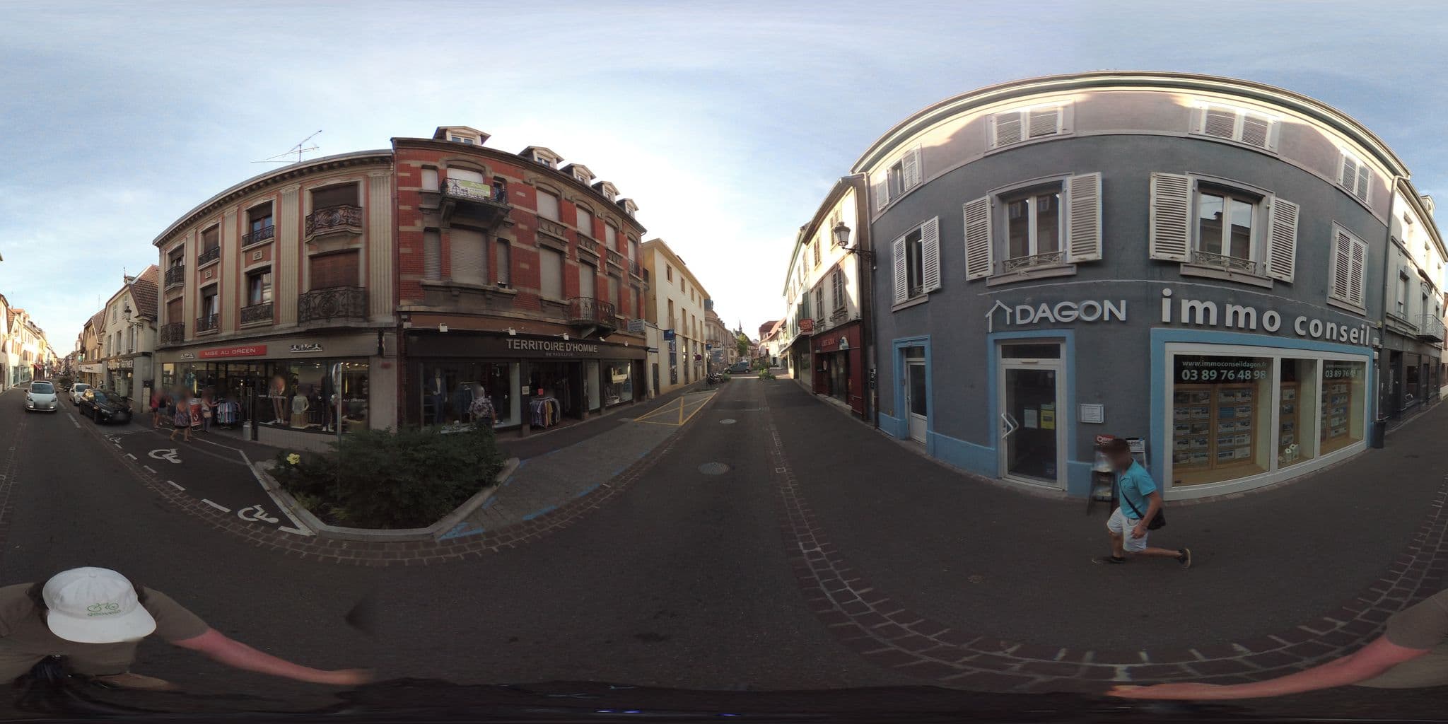 Street view near Gîte d’étape du Puisatier, Guebwiller — © geovelo (CC BY-SA · Mapillary)