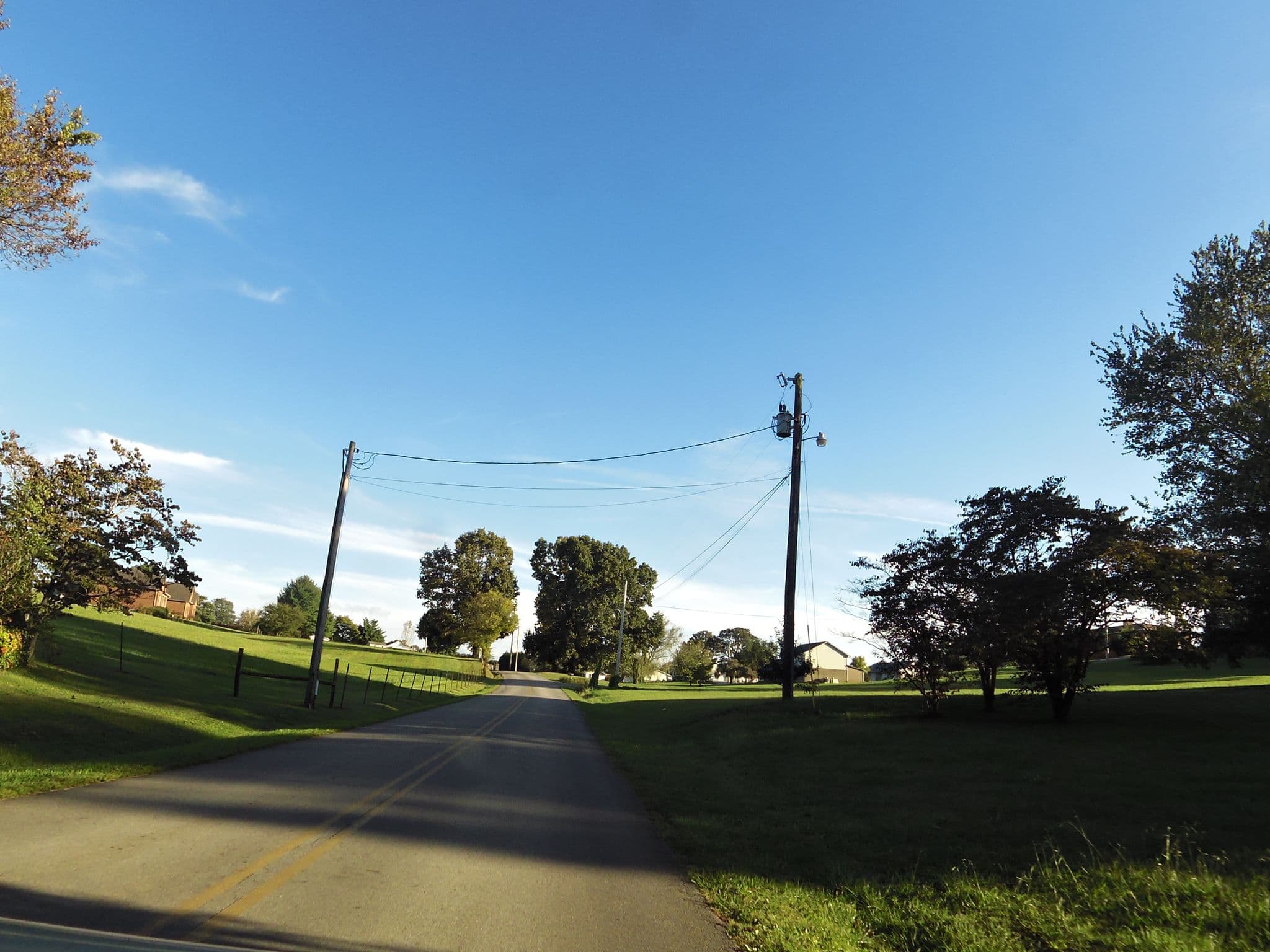 Street view near Hodam's, Eagleton Village — © allen (CC BY-SA · Mapillary)