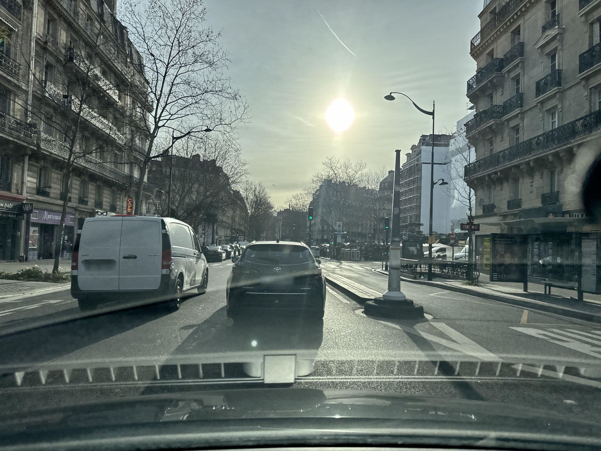 Street view near Hôtel Studia, Paris — © jerome92370 (CC BY-SA · Mapillary)