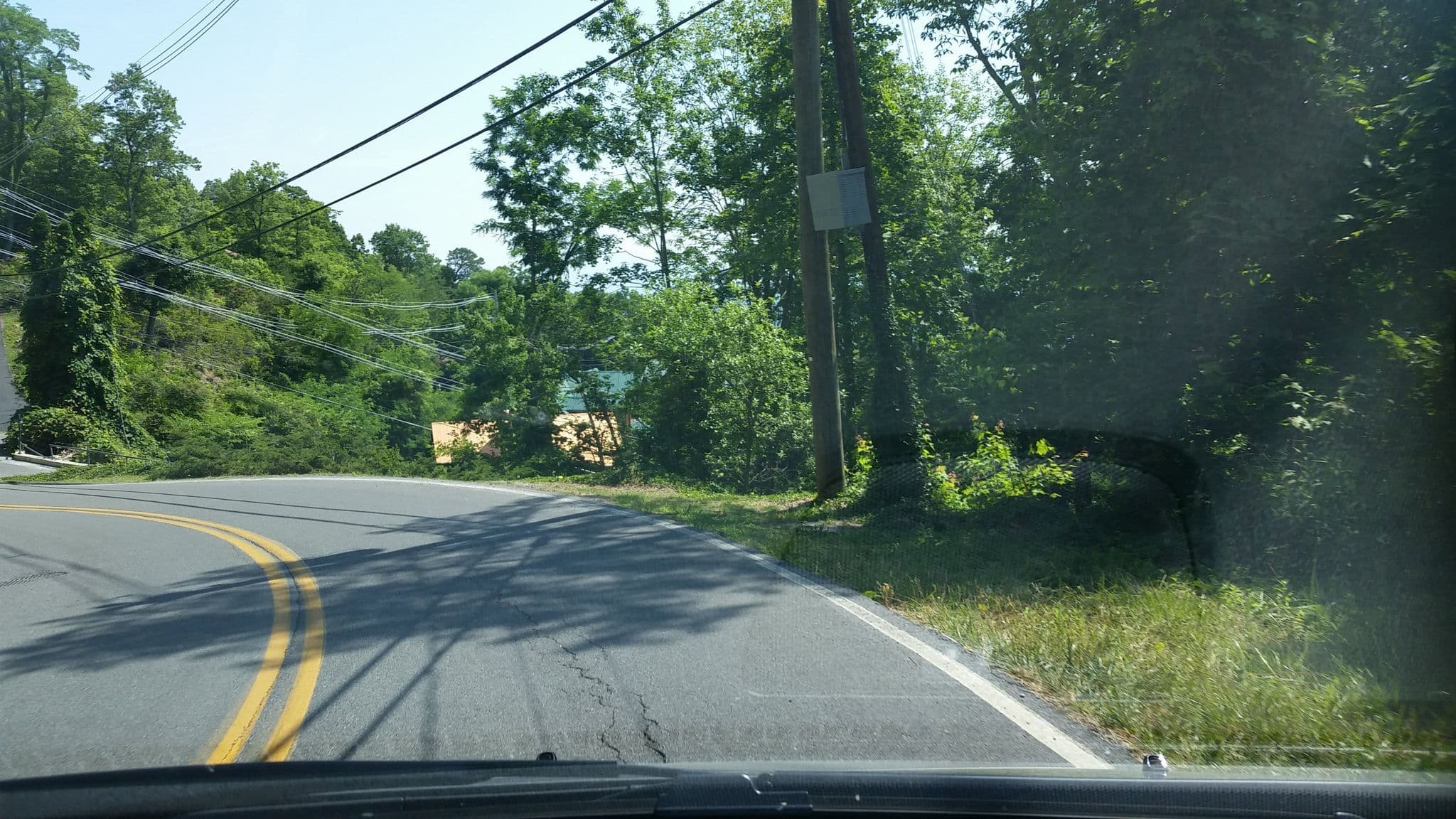 Street view near Starry Night Cabin, Gatlinburg — © dgearhart (CC BY-SA · Mapillary)