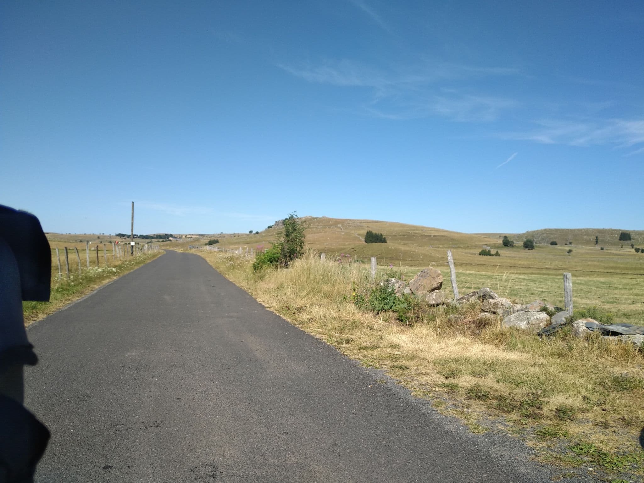 Street view near La Borie de l'Aubrac, Aumont-Aubrac — © nomadmapper (CC BY-SA · Mapillary)