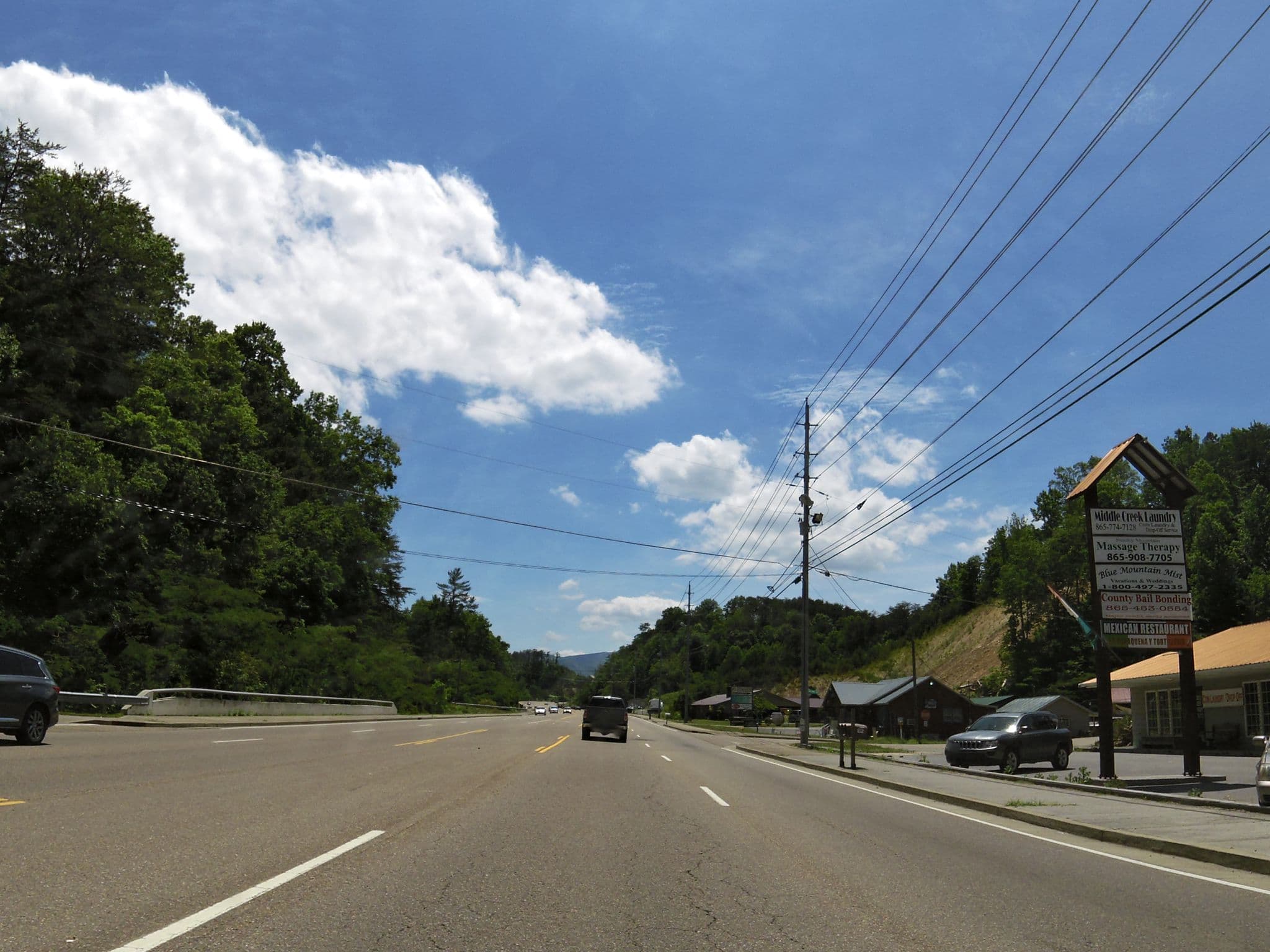 Street view near Cabin Rentals In The Great Smoky Mountains By Owner, Pigeon Forge — © allen (CC BY-SA · Mapillary)