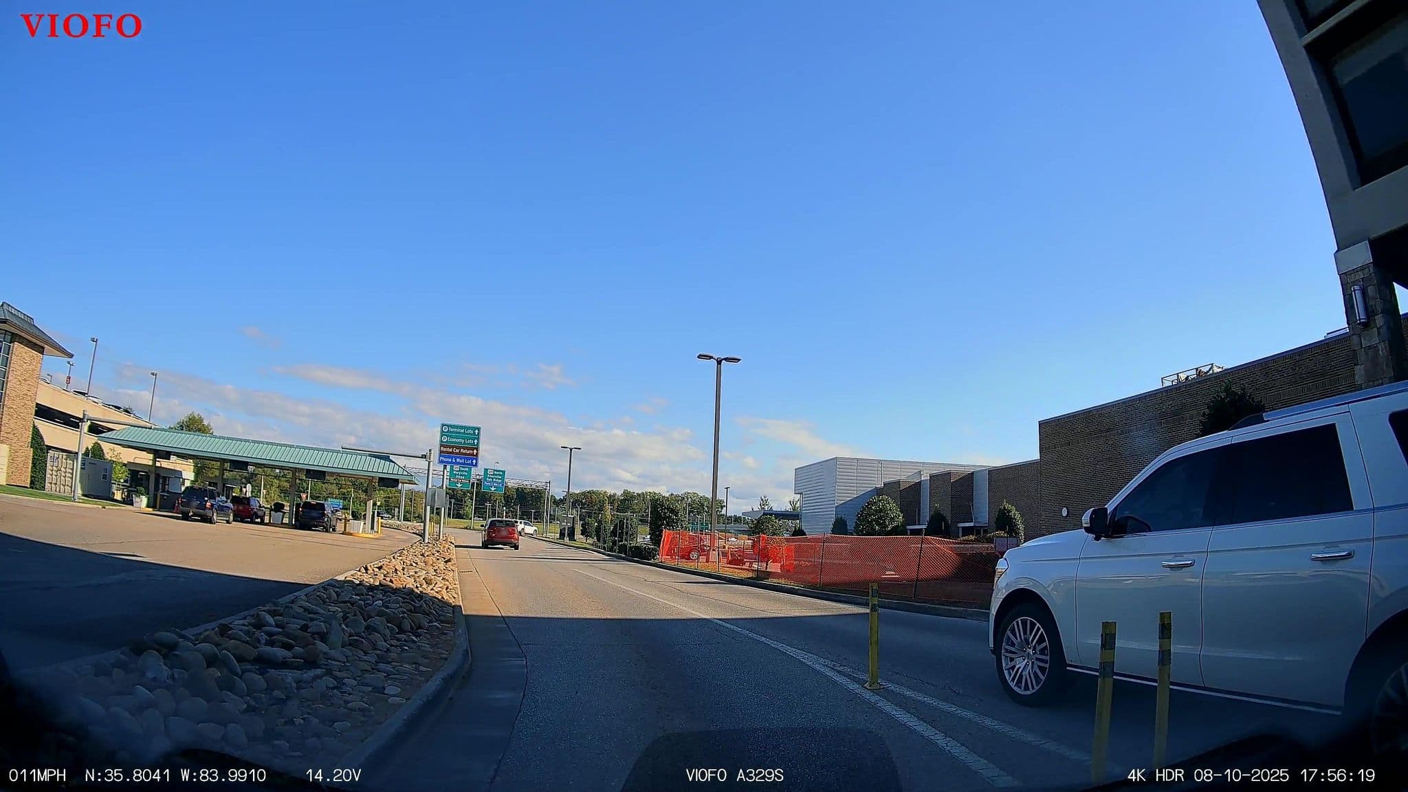 Street view near Executive Lounge - Hilton, Alcoa — © DriveWithHoang (CC BY-SA · Mapillary)