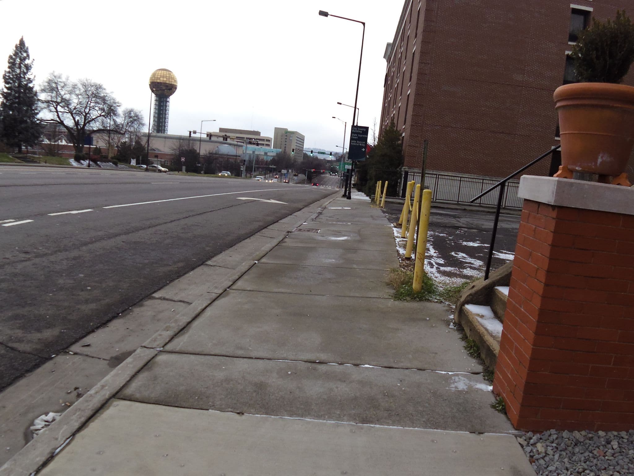 Street view near Flop City, Knoxville — © allen (CC BY-SA · Mapillary)