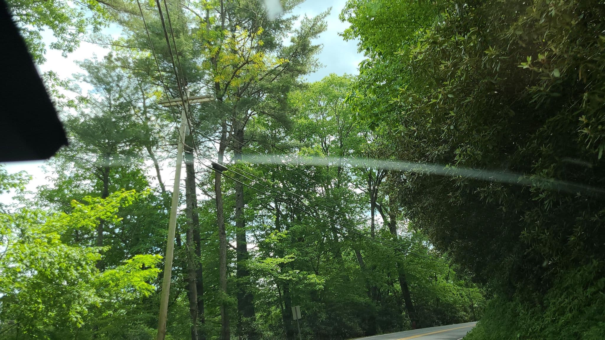 Street view near Mitchell's Lodge And Cottages, Highlands, NC, Cullowhee — © jacklehoullier (CC BY-SA · Mapillary)