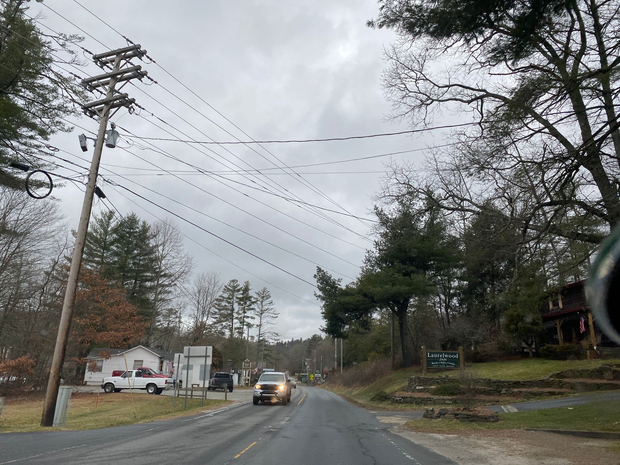 Street view near Laurelwood Inn, Cullowhee — © tigers (CC BY-SA · Mapillary)