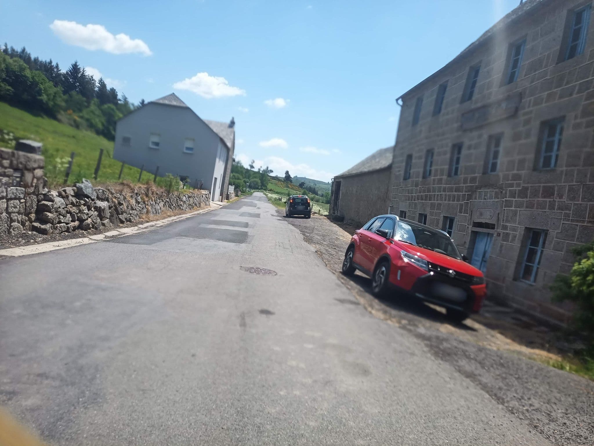 Street view near La Résidence de La Chaldette, Chaudes-Aigues — © connermacleod69 (CC BY-SA · Mapillary)