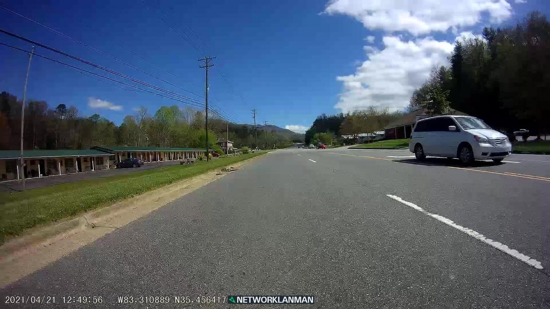 Street view near country manor, Sylva — © networklanman (CC BY-SA · Mapillary)