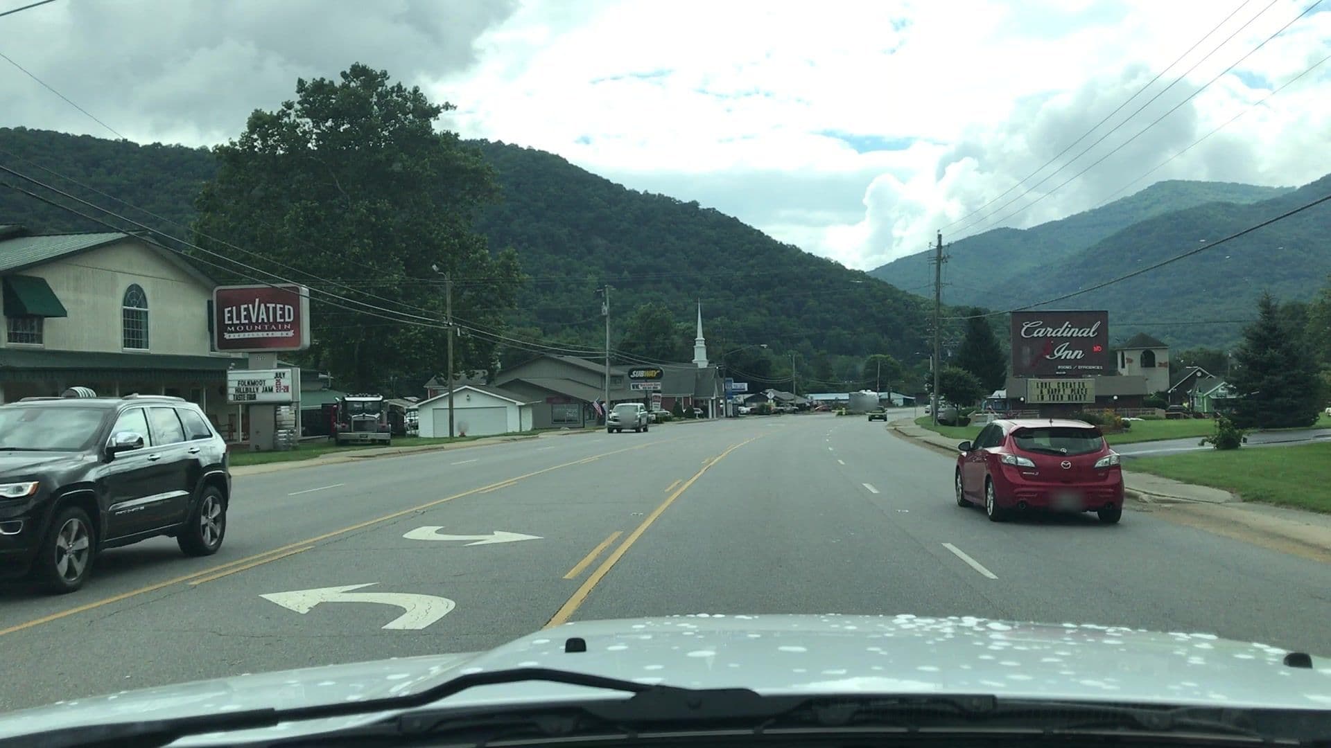 Street view near Maggie Valley Cardinal Inn, Maggie Valley — © lvl5 (CC BY-SA · Mapillary)