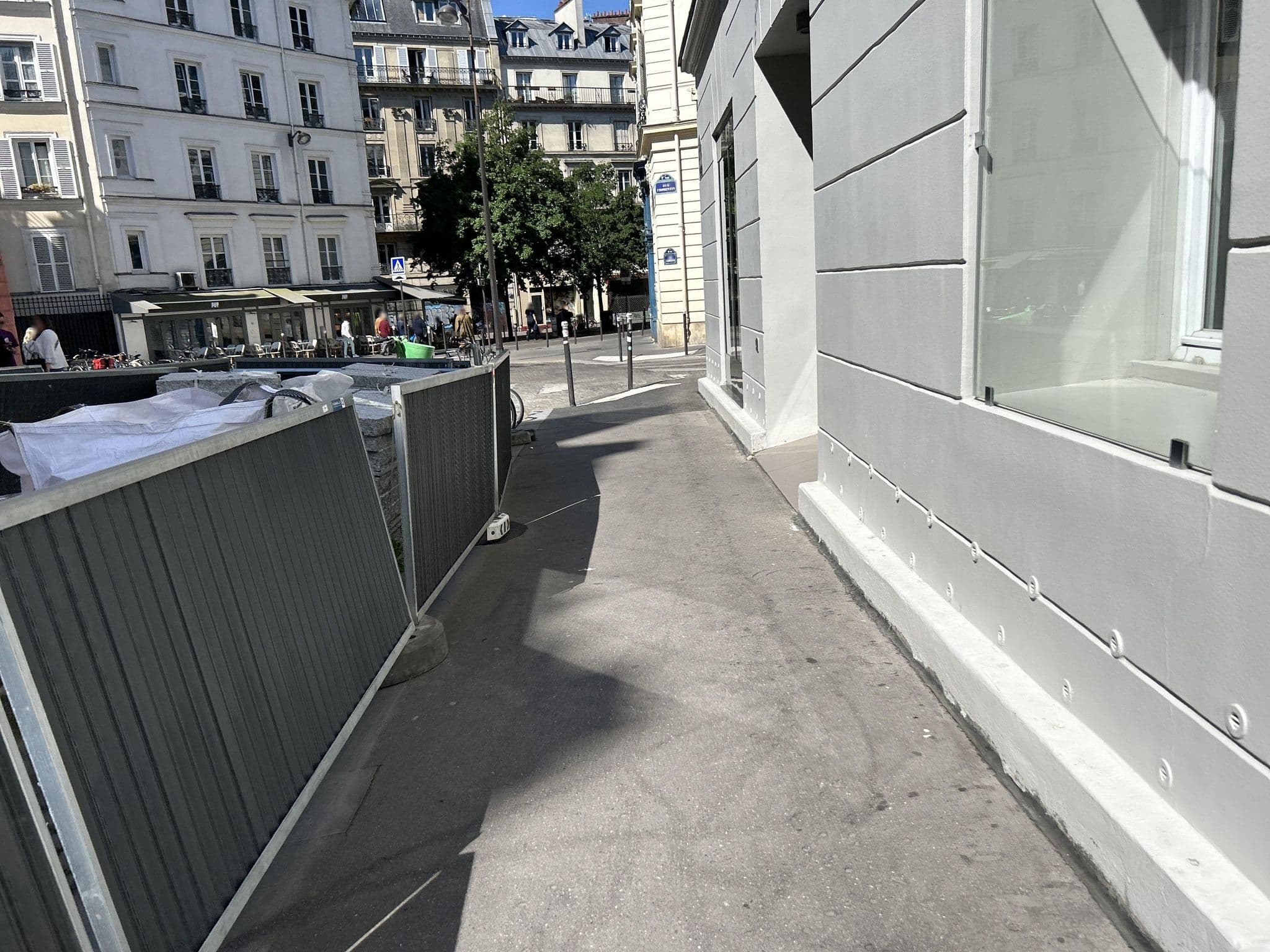 Street view near Libertel Montmartre Duperré, Paris 17 Batignolles-Monceau — © railorama (CC BY-SA · Mapillary)