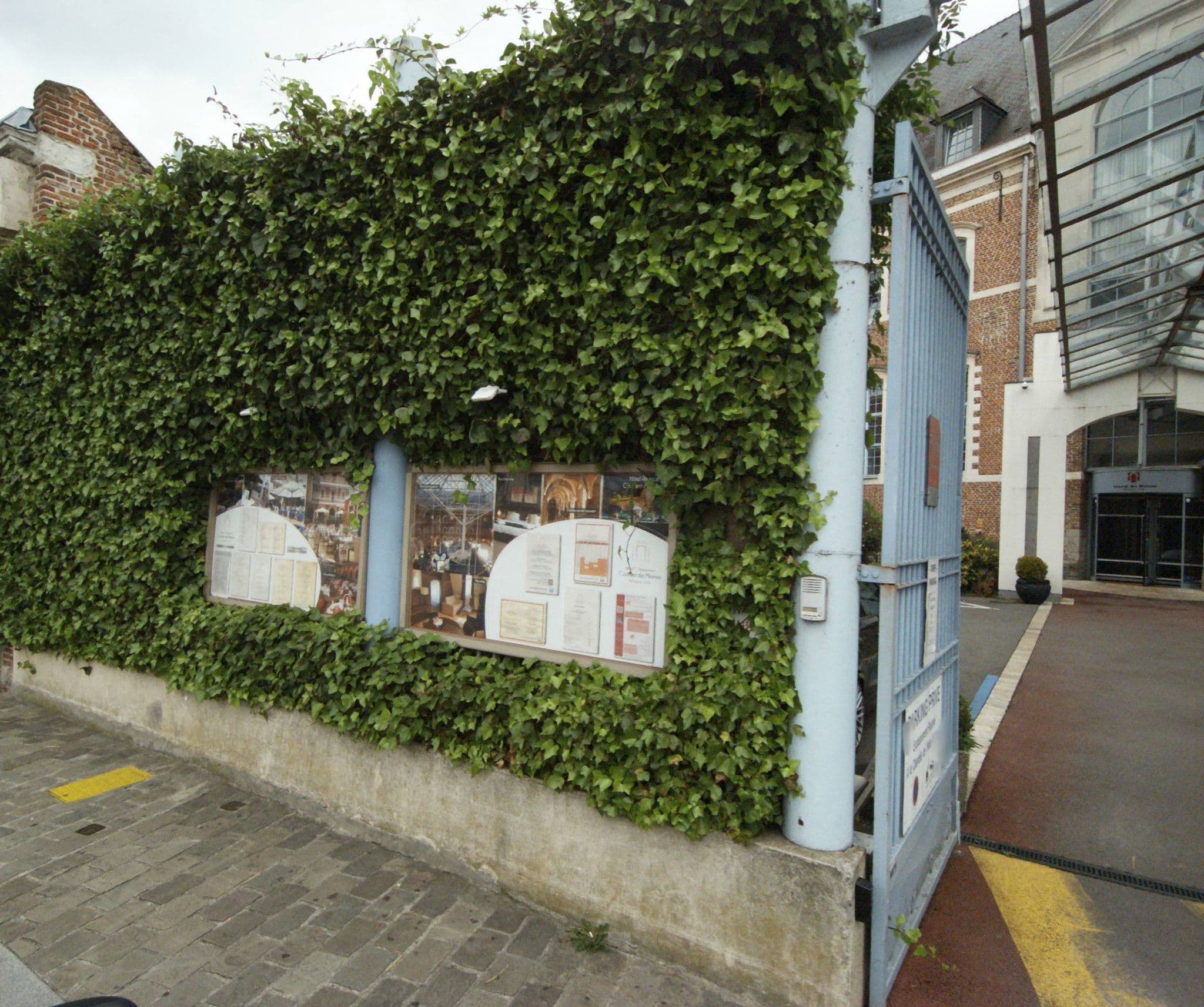 Street view near Hôtel Alliance Couvent des Minimes, Lille — © melimmergis (CC BY-SA · Mapillary)