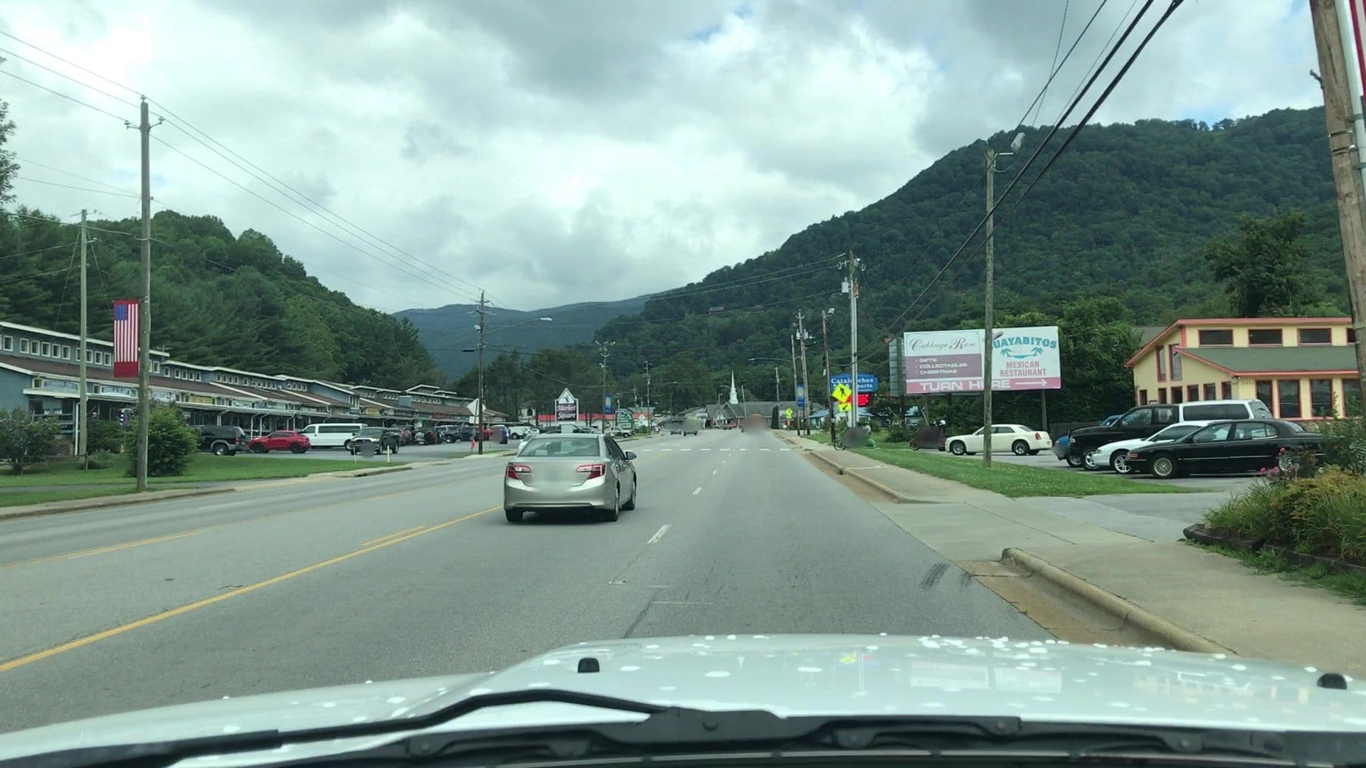 Street view near Sweetbriar motel, Maggie Valley — © lvl5 (CC BY-SA · Mapillary)