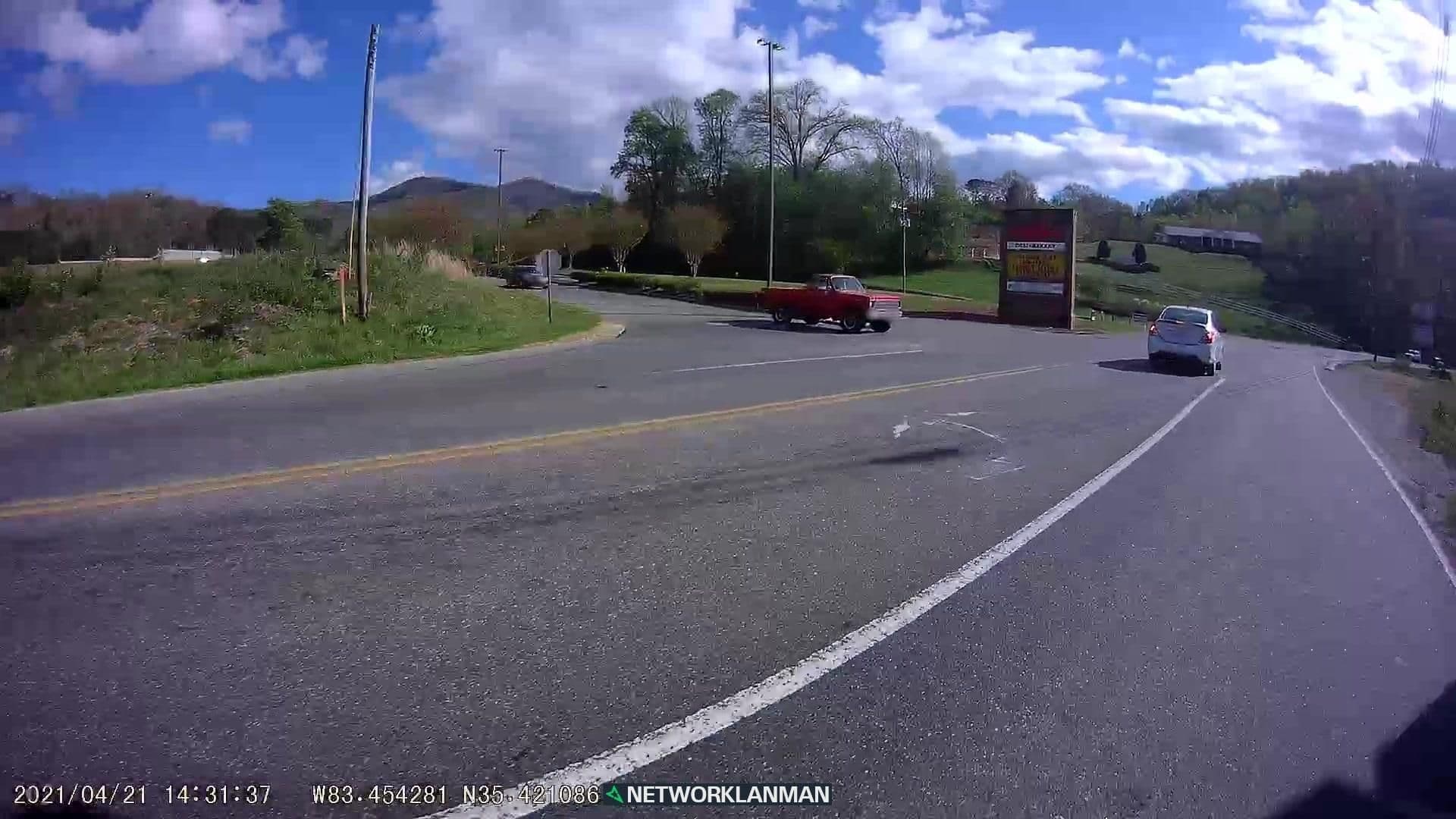 Street view near Microtel Hotel, Bryson City — © networklanman (CC BY-SA · Mapillary)